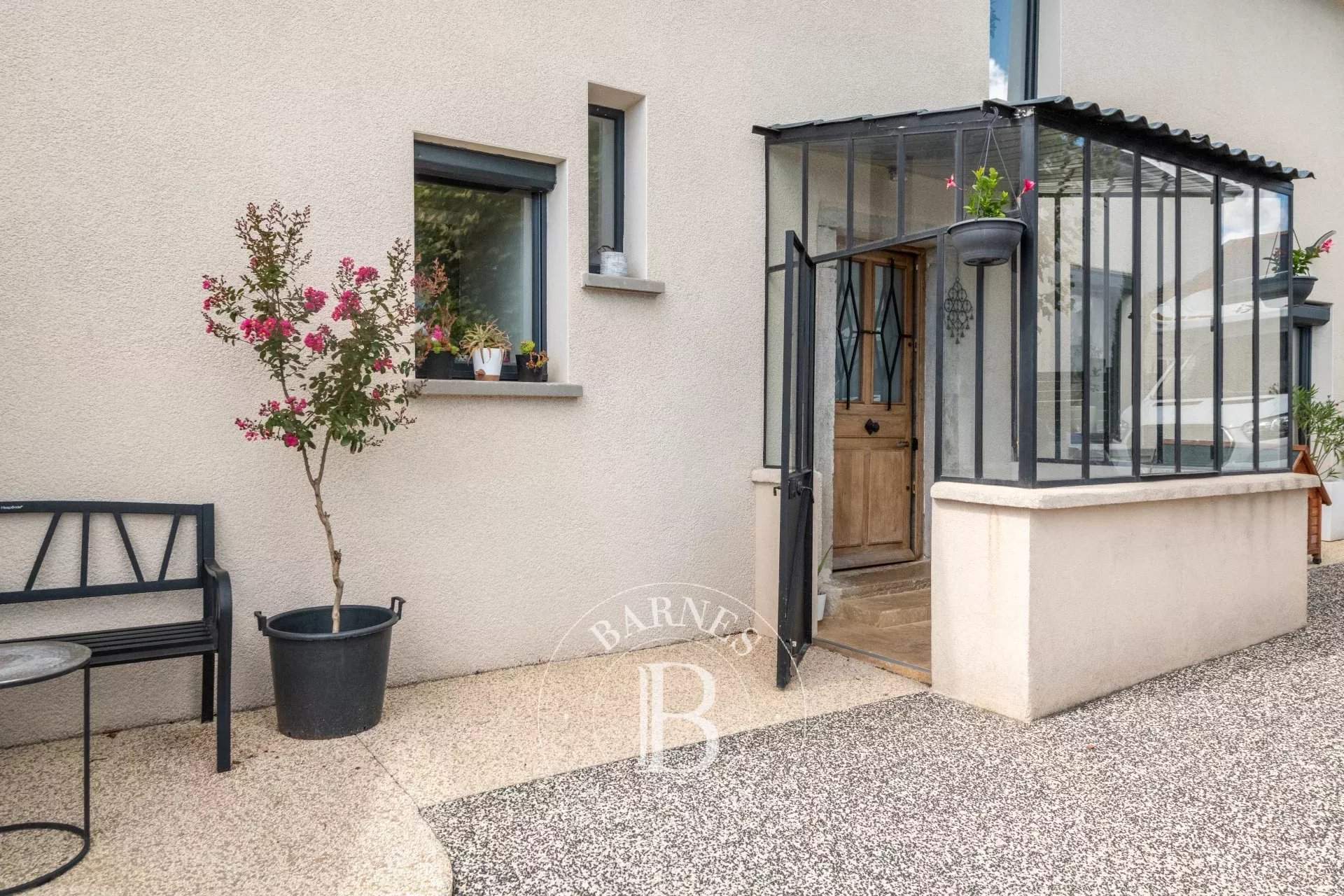 Jonage  - House 5 Bedrooms - picture 1