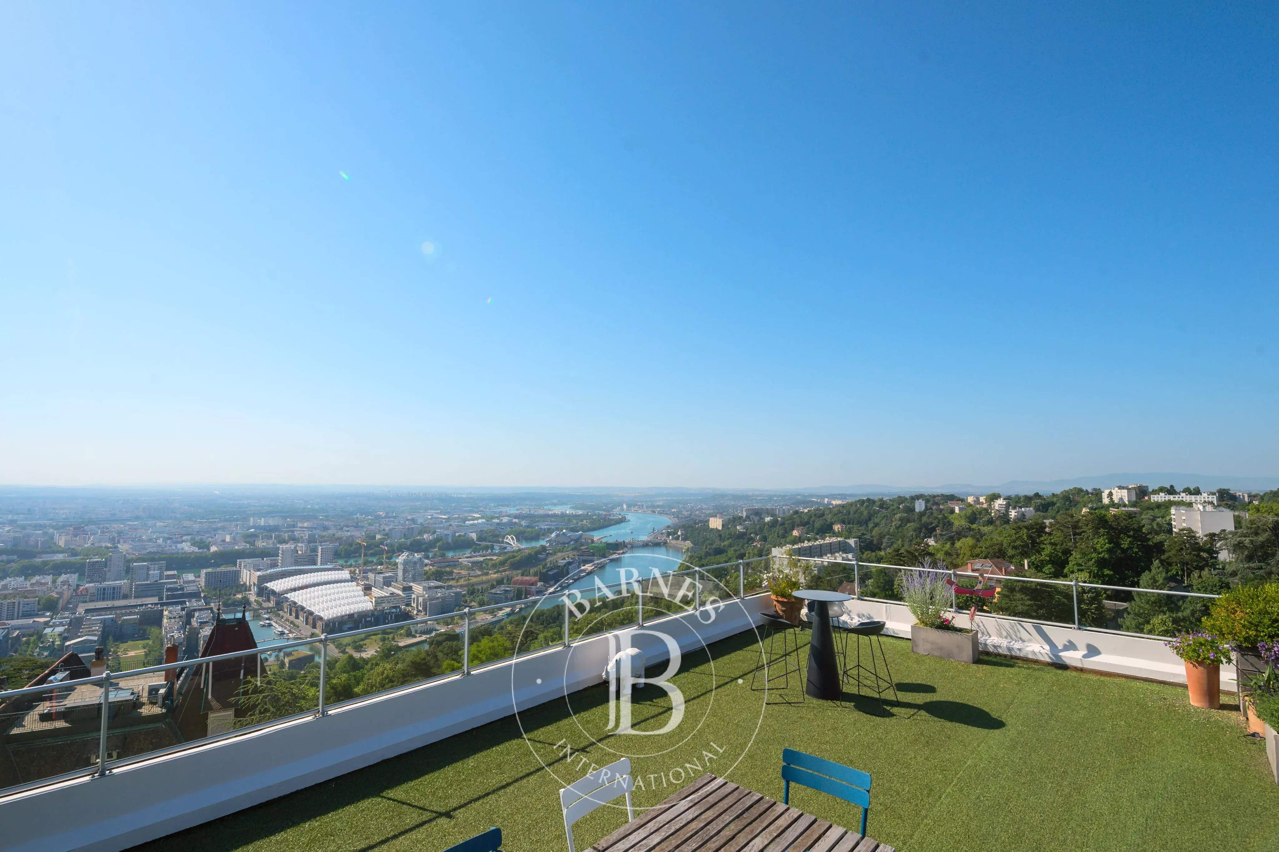 Sainte-Foy-lès-Lyon  - Appartement 6 Pi&egrave;ces 3 Chambres - picture 2