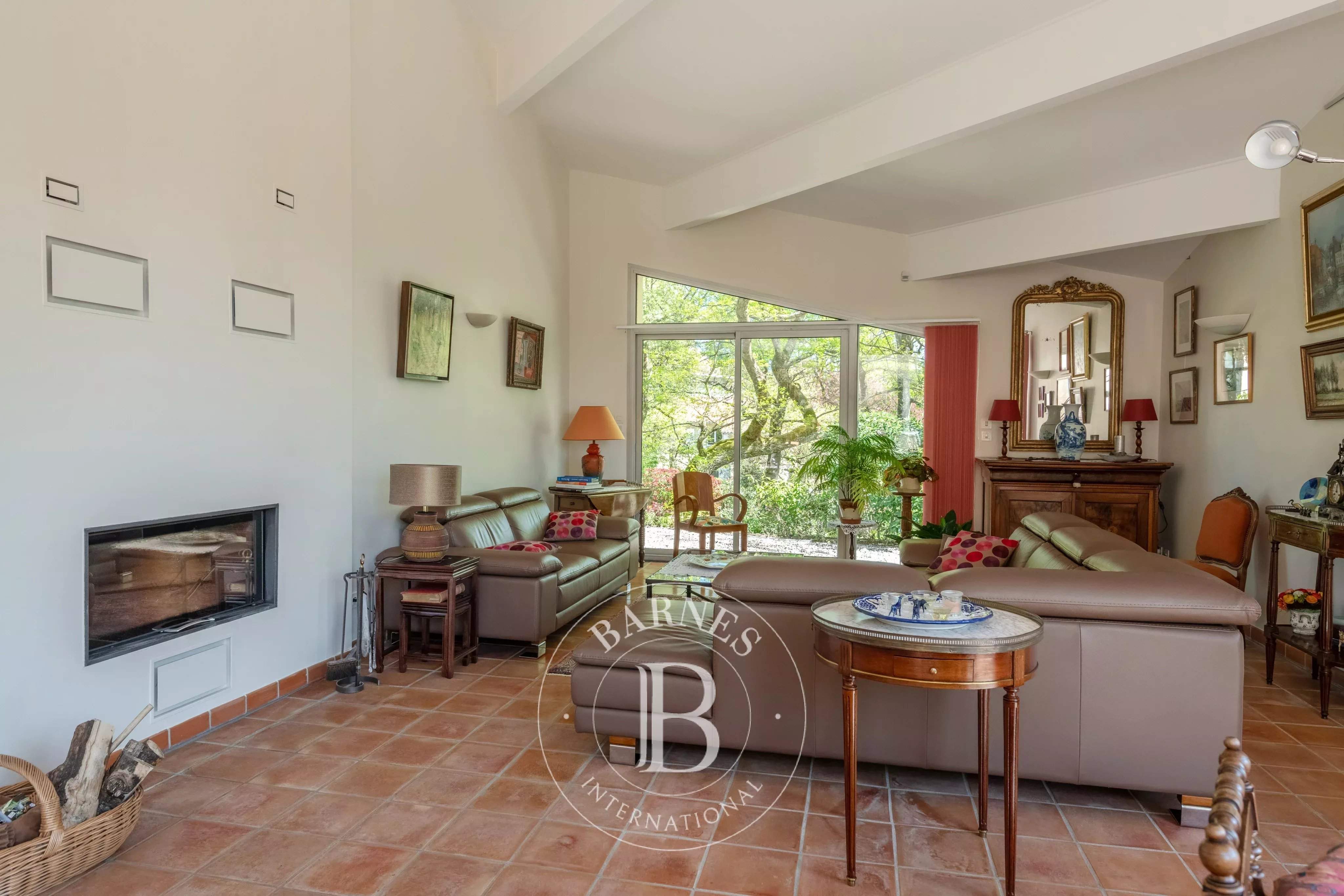 Charbonnières-les-Bains  - Maison 6 Pi&egrave;ces 5 Chambres - picture 10