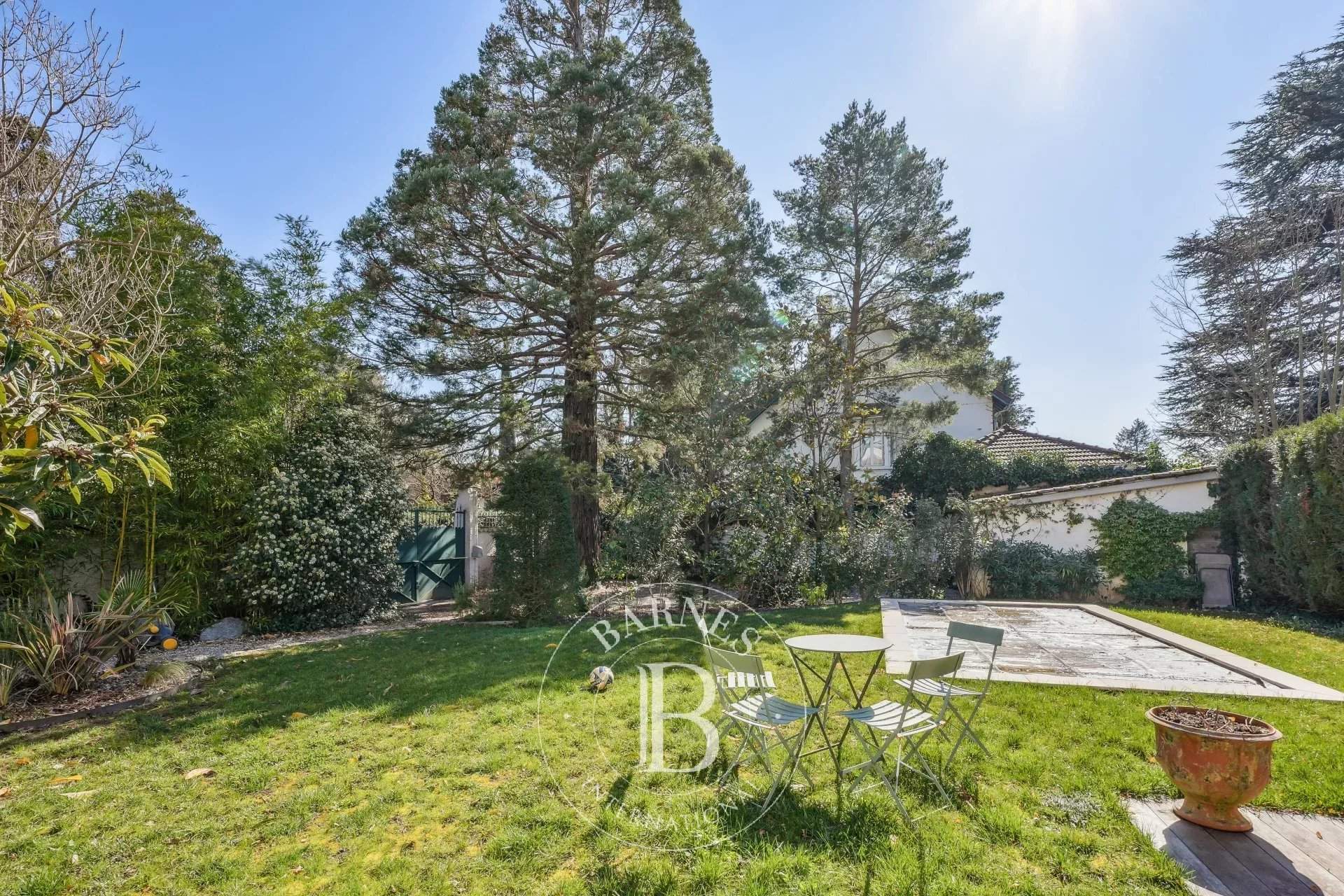 Tassin-la-Demi-Lune  - Maison 10 Pi&egrave;ces 4 Chambres - picture 14