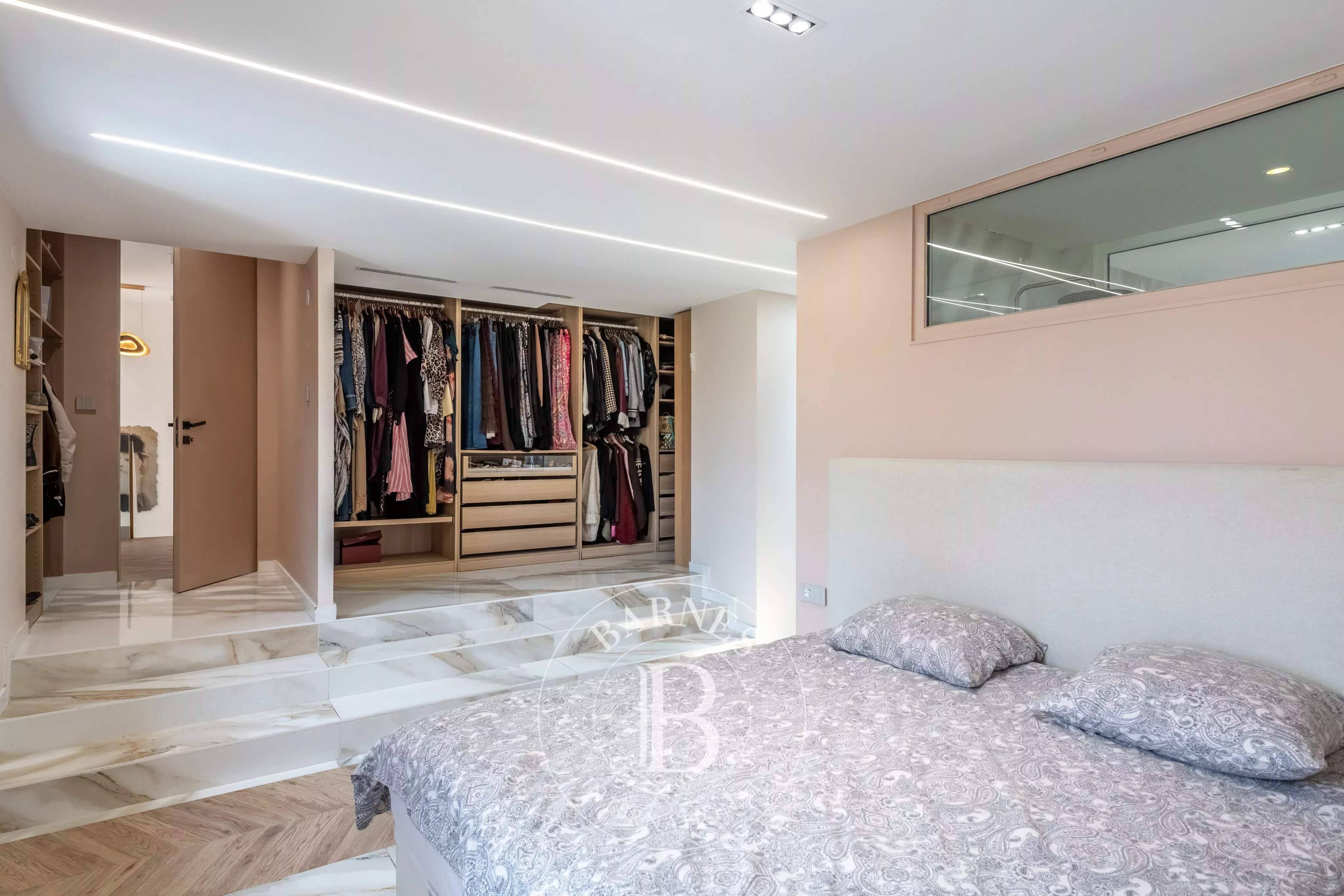 Villeurbanne  - Maison 11 Pi&egrave;ces 8 Chambres - picture 10