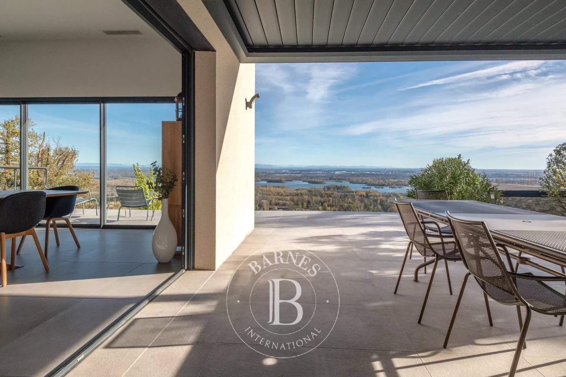 Neyron  - Maison 8 Pi&egrave;ces 4 Chambres - picture 1