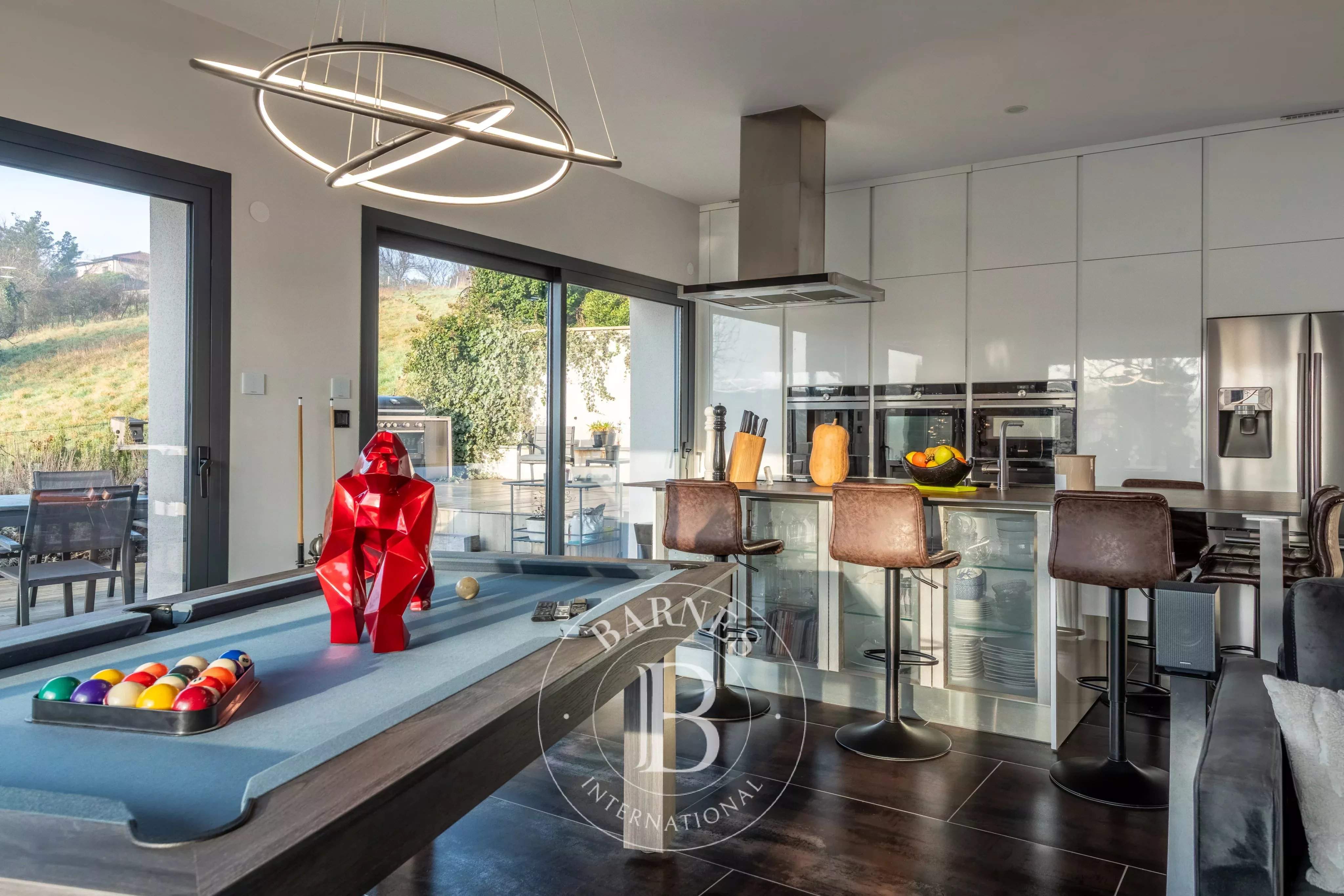 Sainte-Foy-lès-Lyon  - Maison 6 Pi&egrave;ces 5 Chambres - picture 5