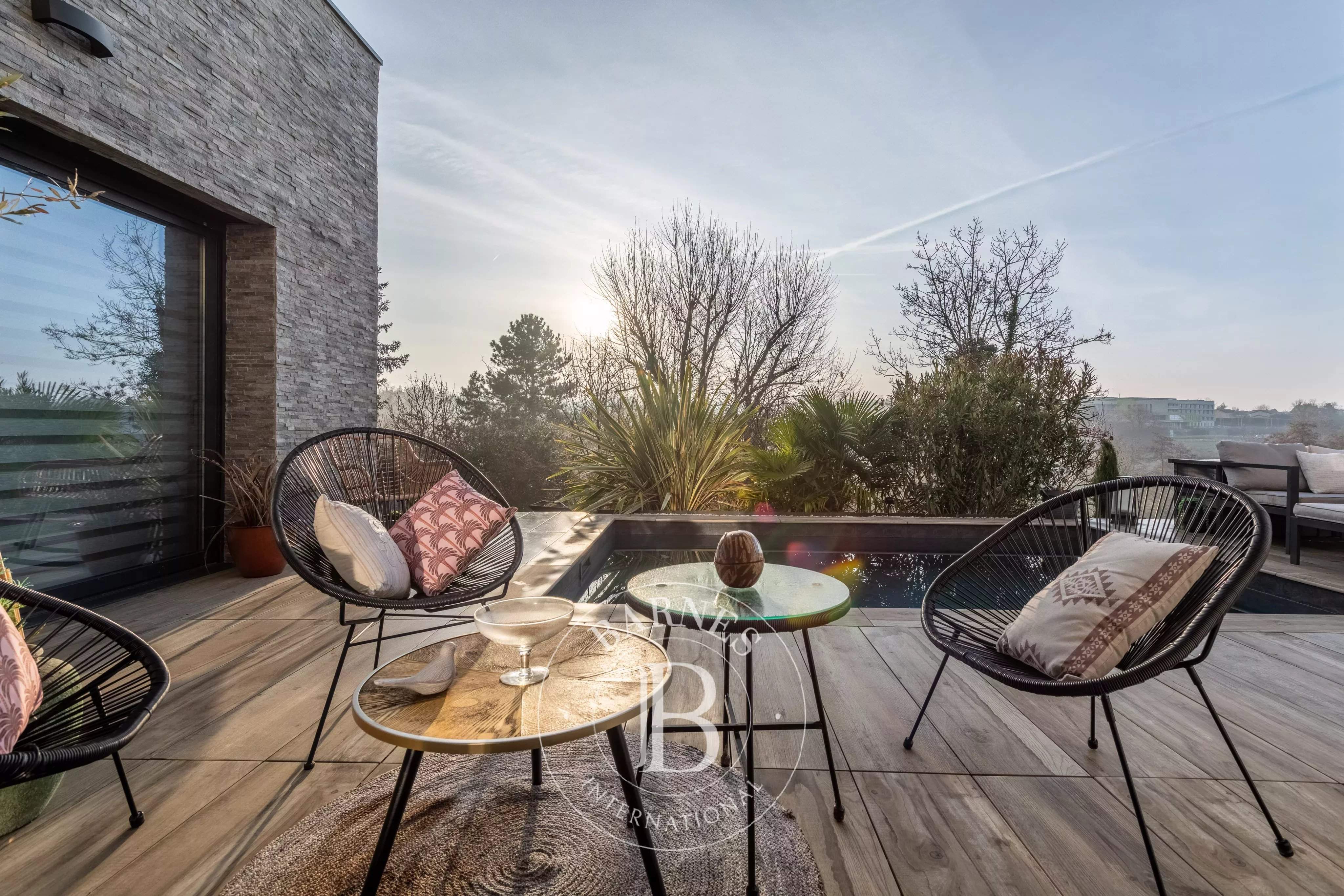 Sainte-Foy-lès-Lyon  - Maison 6 Pi&egrave;ces 5 Chambres - picture 13