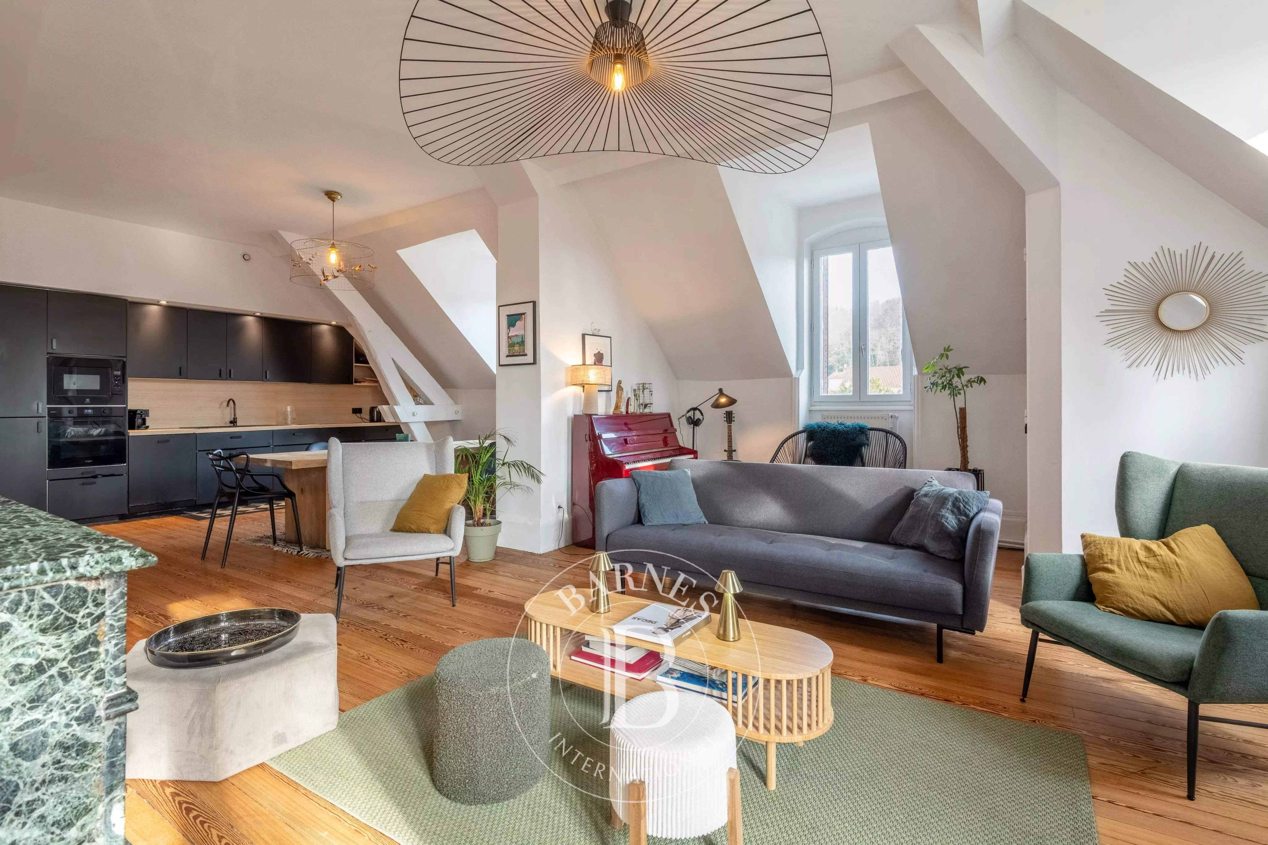 Neuville-sur-Saône  - Appartement 4 Pi&egrave;ces 3 Chambres - picture 1