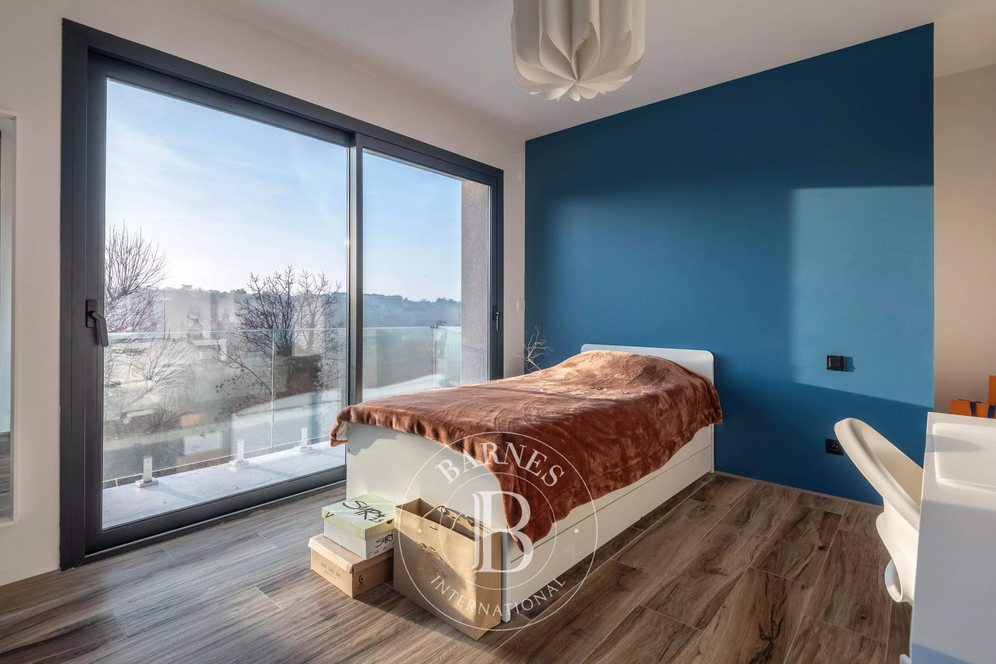 Sainte-Foy-lès-Lyon  - Maison 6 Pi&egrave;ces 5 Chambres - picture 11