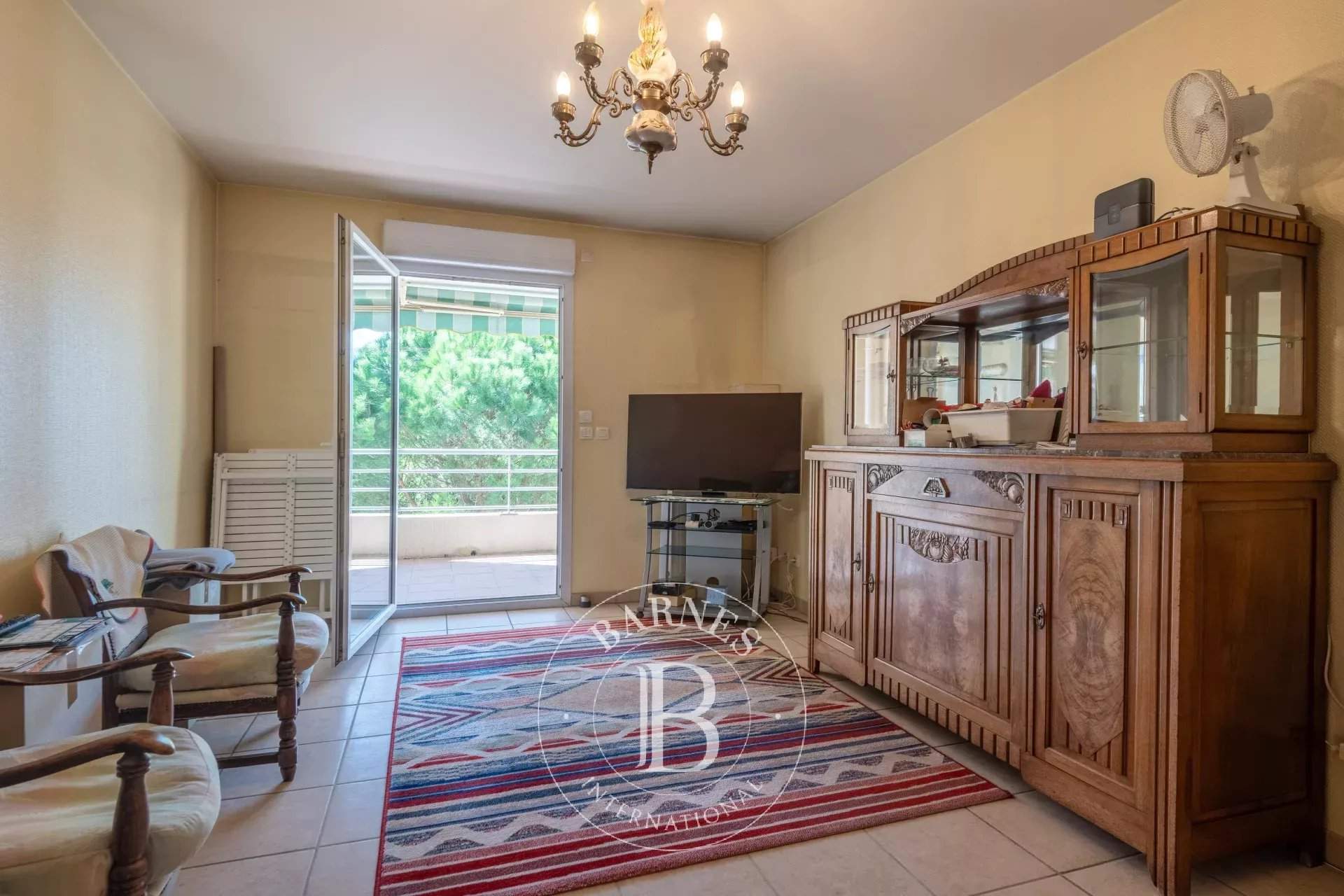 Sathonay-Camp  - Appartement 6 Pi&egrave;ces 4 Chambres - picture 8