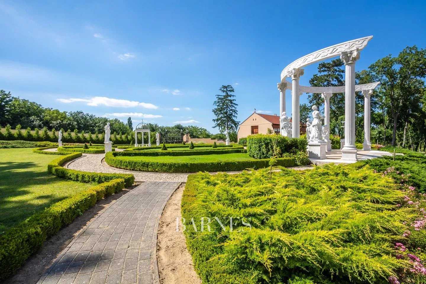 Szombathely  - Château 41 Pièces 19 Chambres