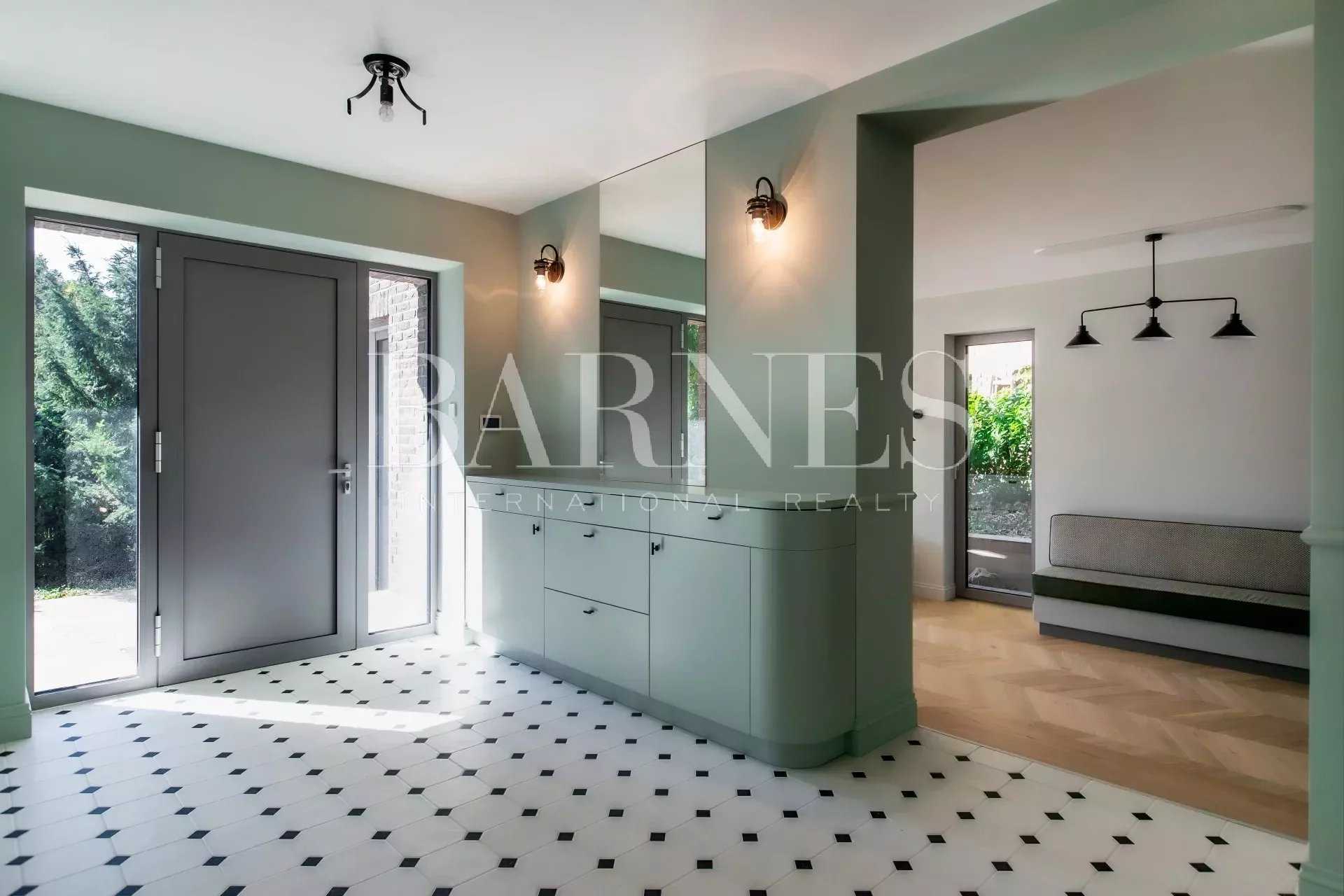 House to rent 3 Bedrooms 2002 sq ft Budapest Budapest € 5,600