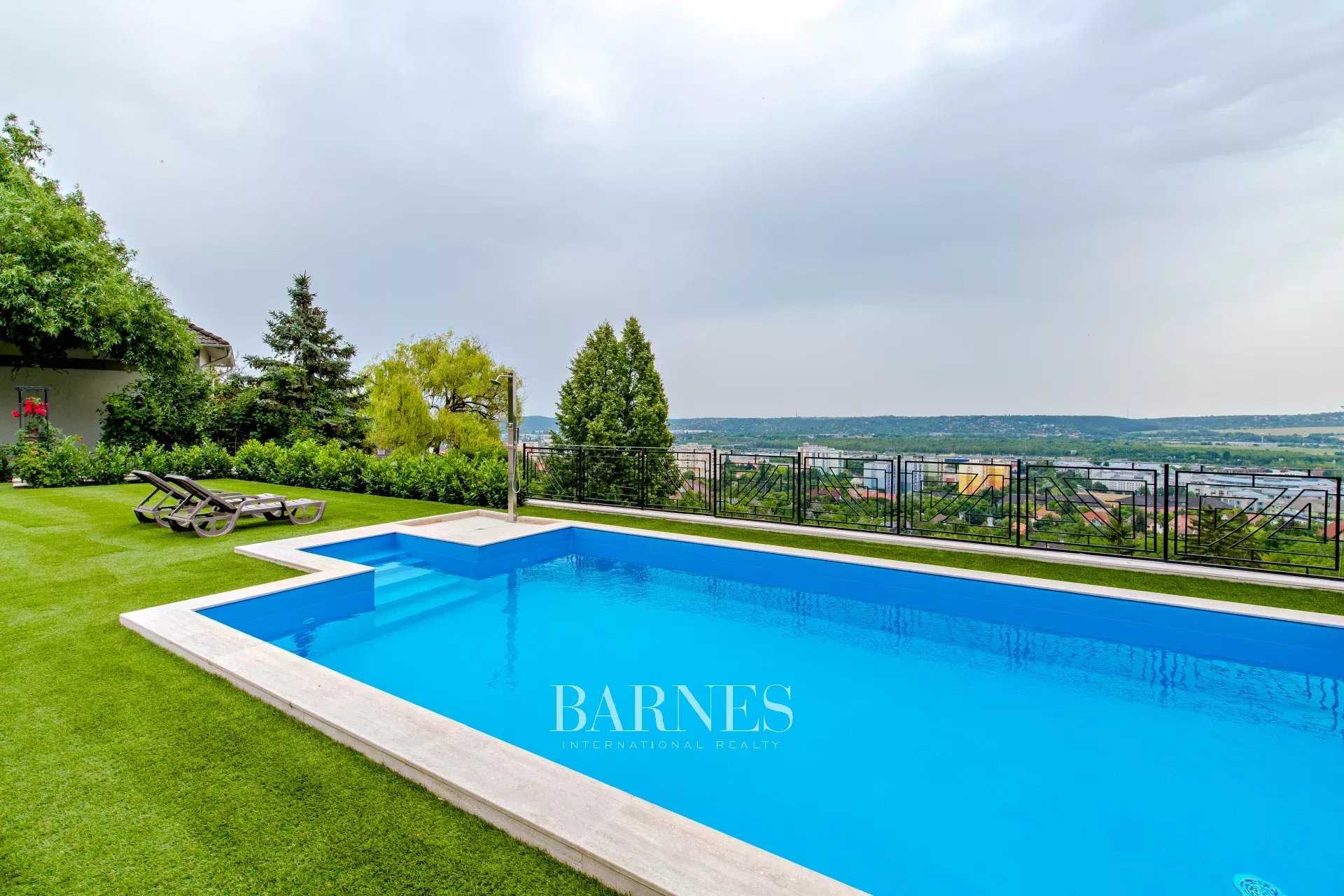 Budaörs  - Villa 4 Bedrooms