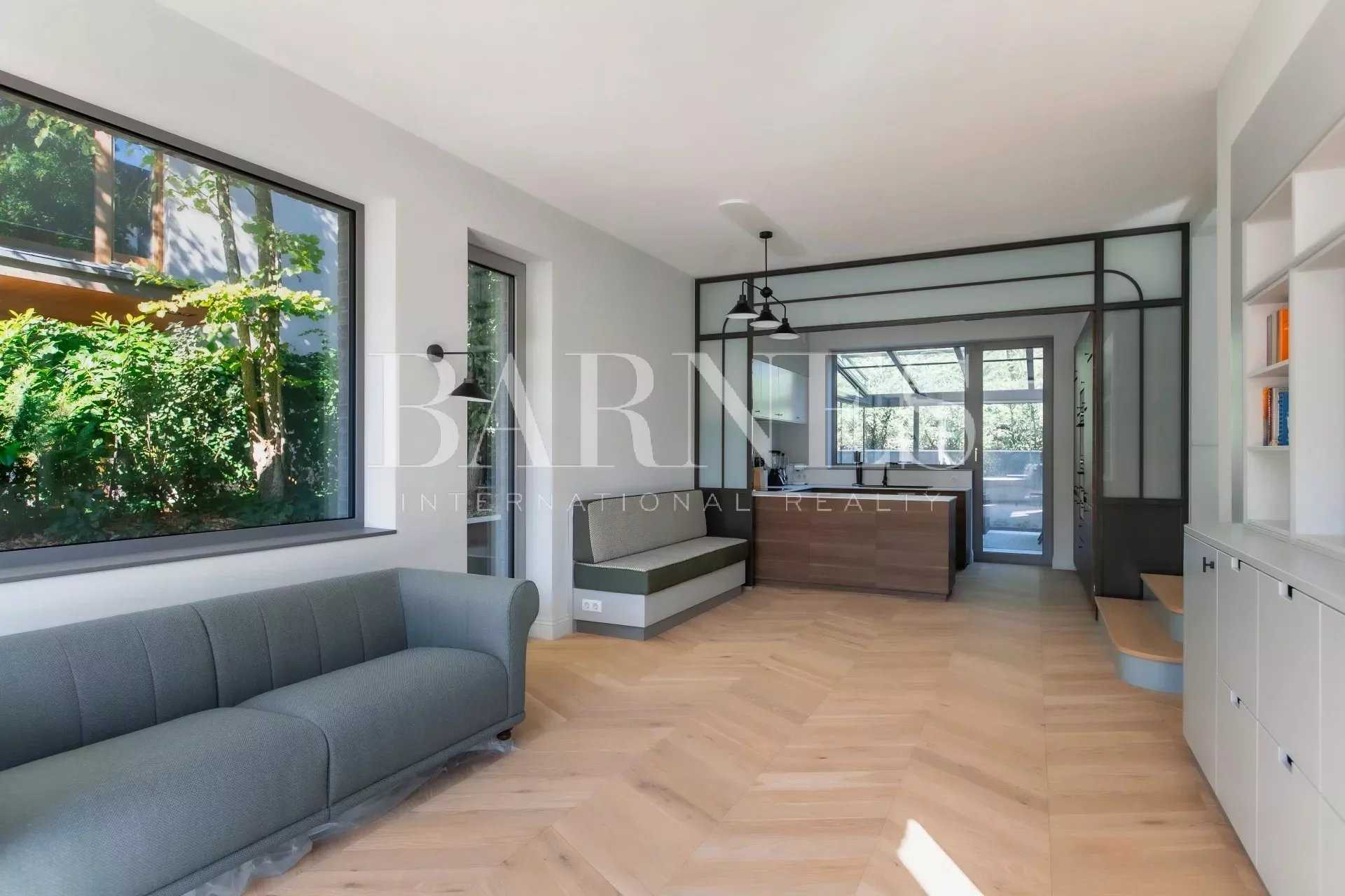 House to rent 3 Bedrooms 2002 sq ft Budapest Budapest € 5,600