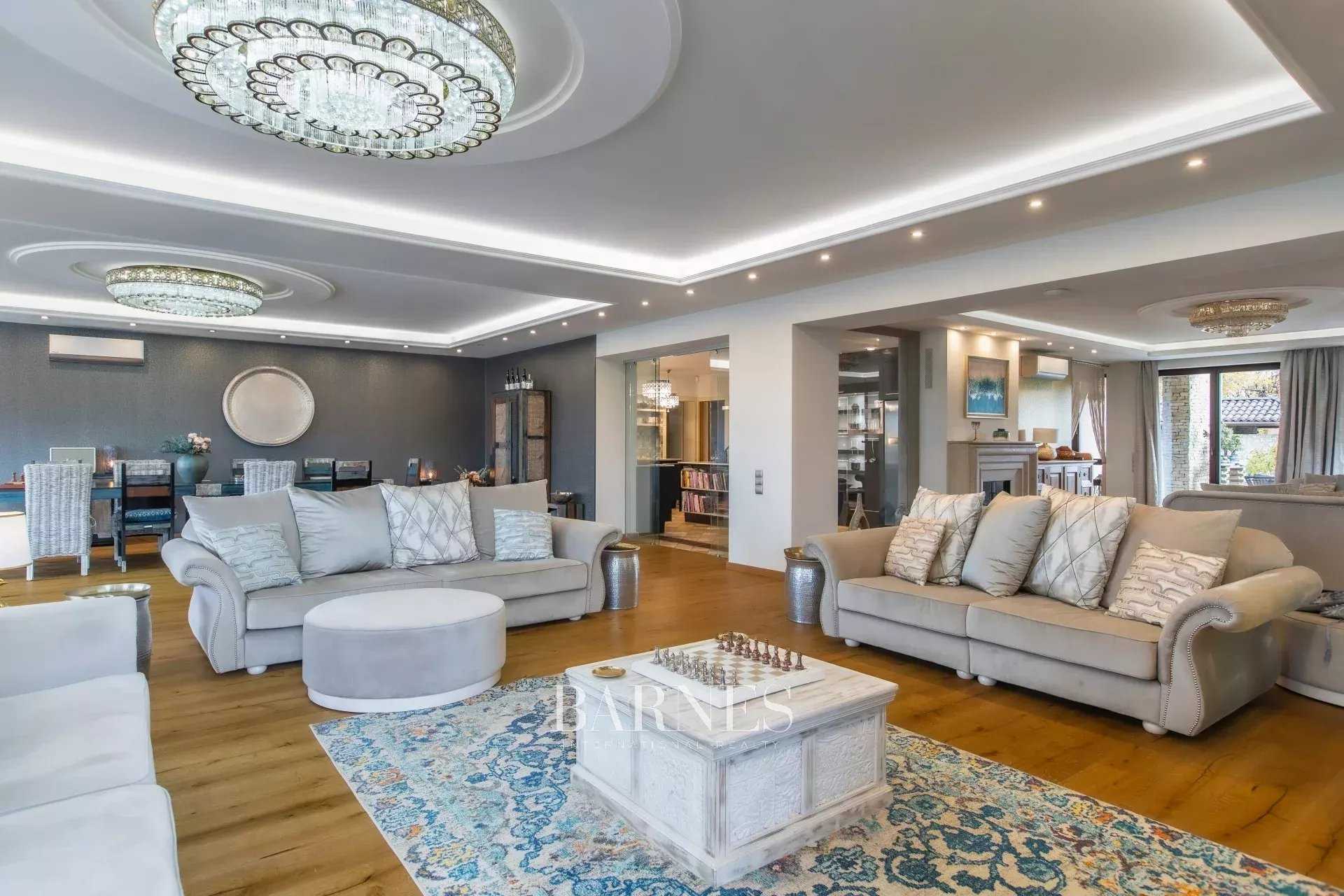 Biatorbágy  - Villa 6 Pièces 4 Chambres