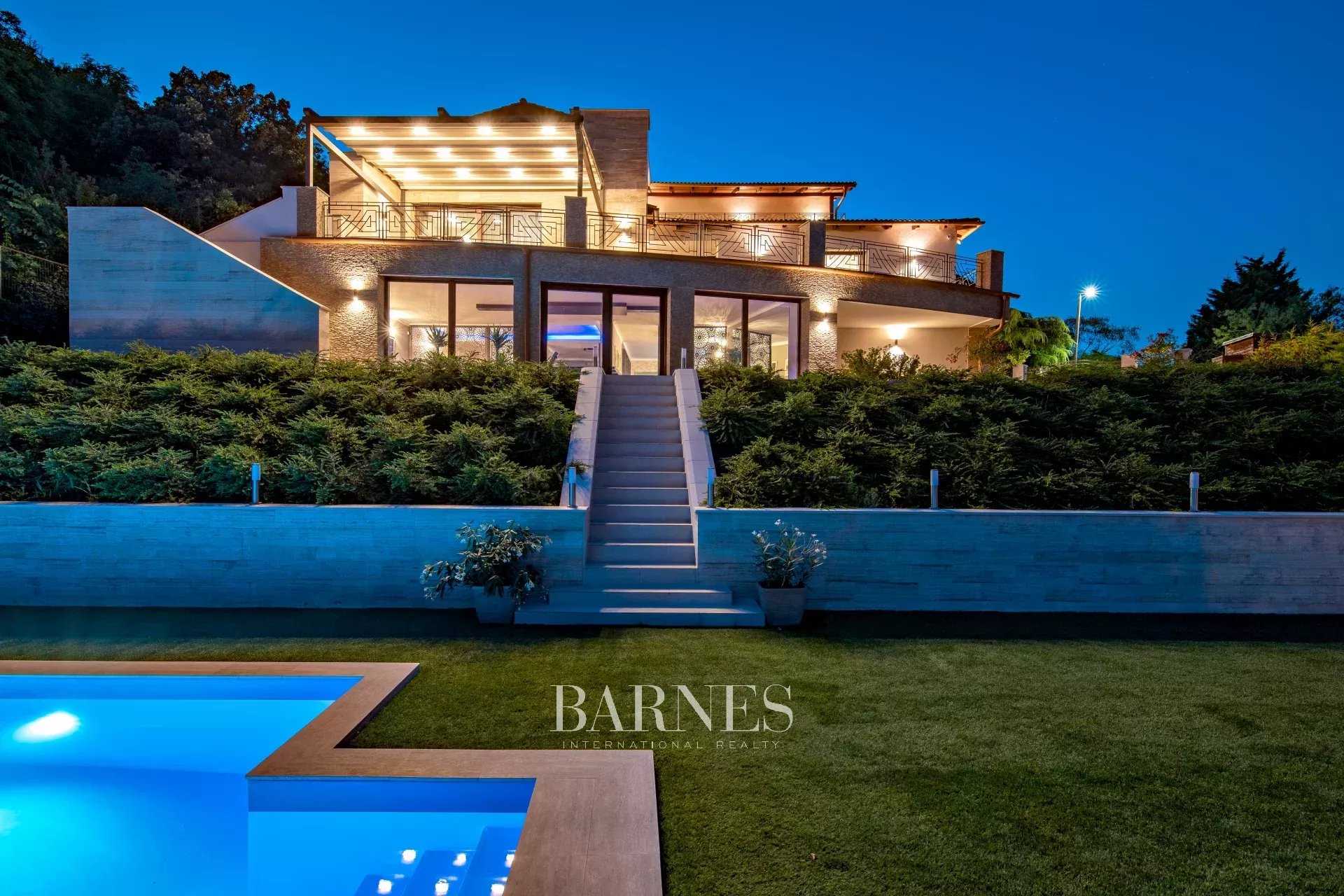 Budaörs  - Villa 4 Bedrooms