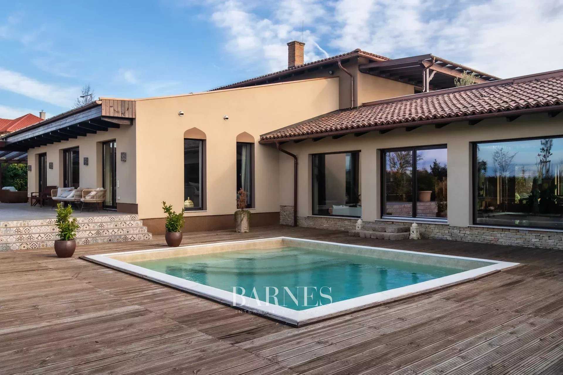 Biatorbágy  - Villa 6 Pièces 4 Chambres