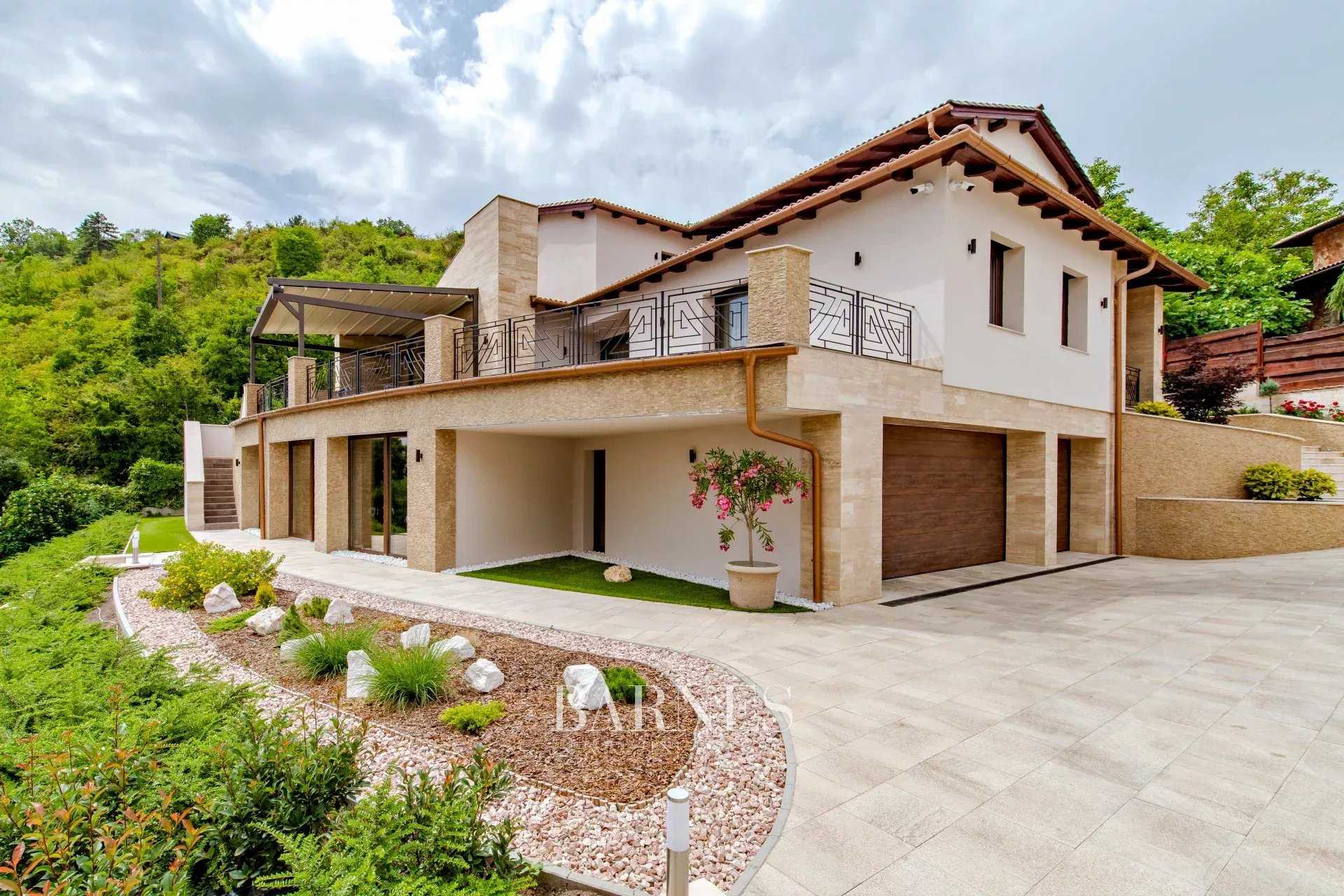 Budaörs  - Villa 4 Bedrooms