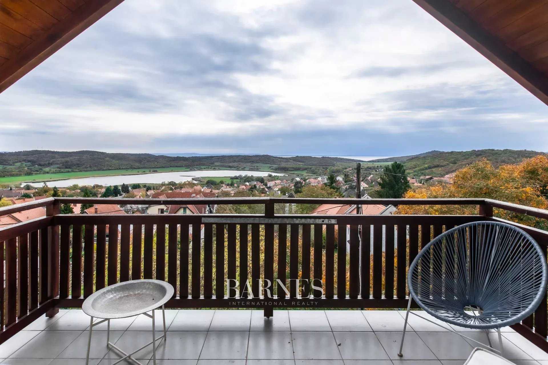 Tihany  - Maison 10 Pi&egrave;ces 6 Chambres