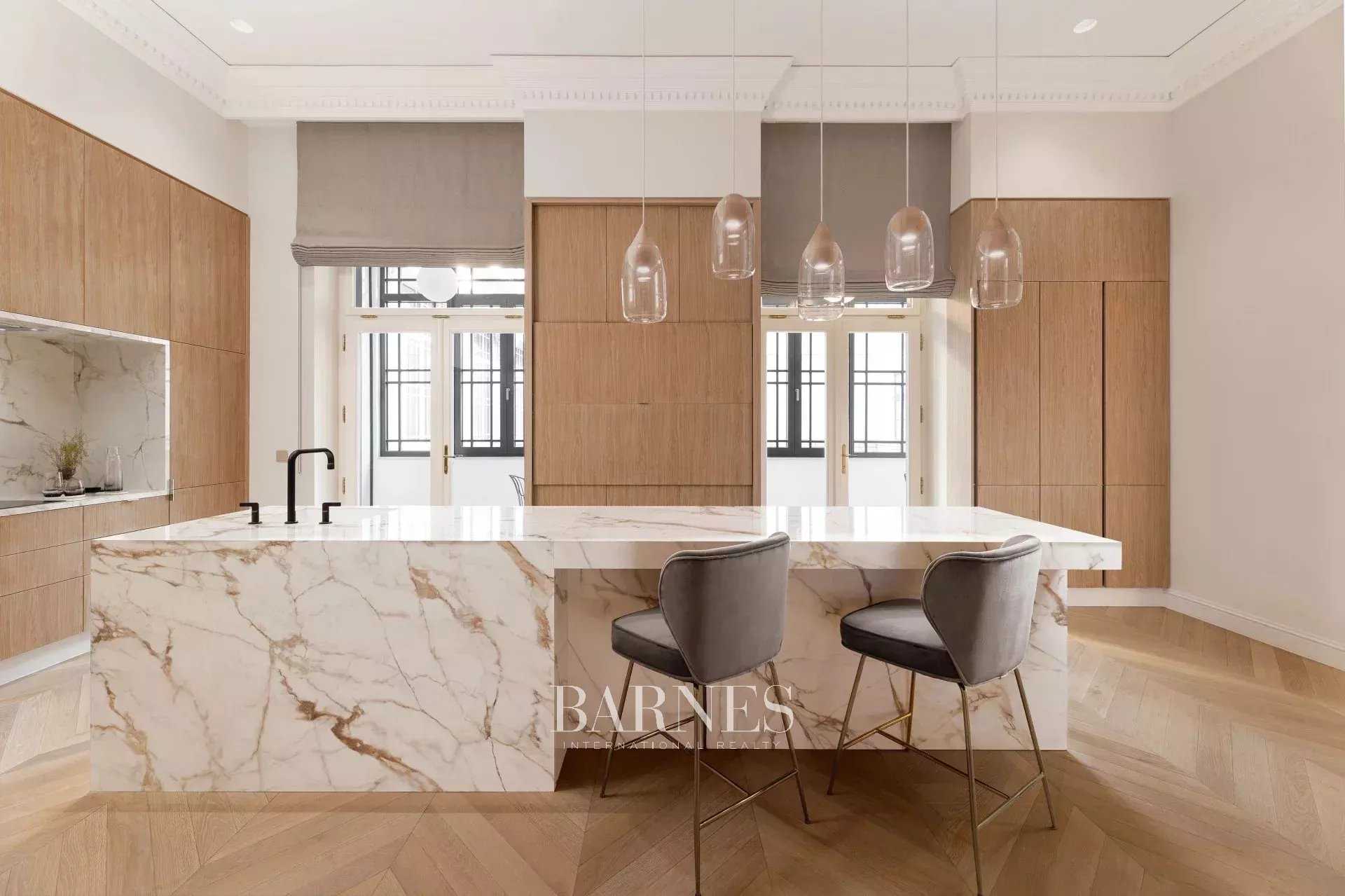 Budapest VI. kerülete  - Appartement 5 Pi&egrave;ces 4 Chambres