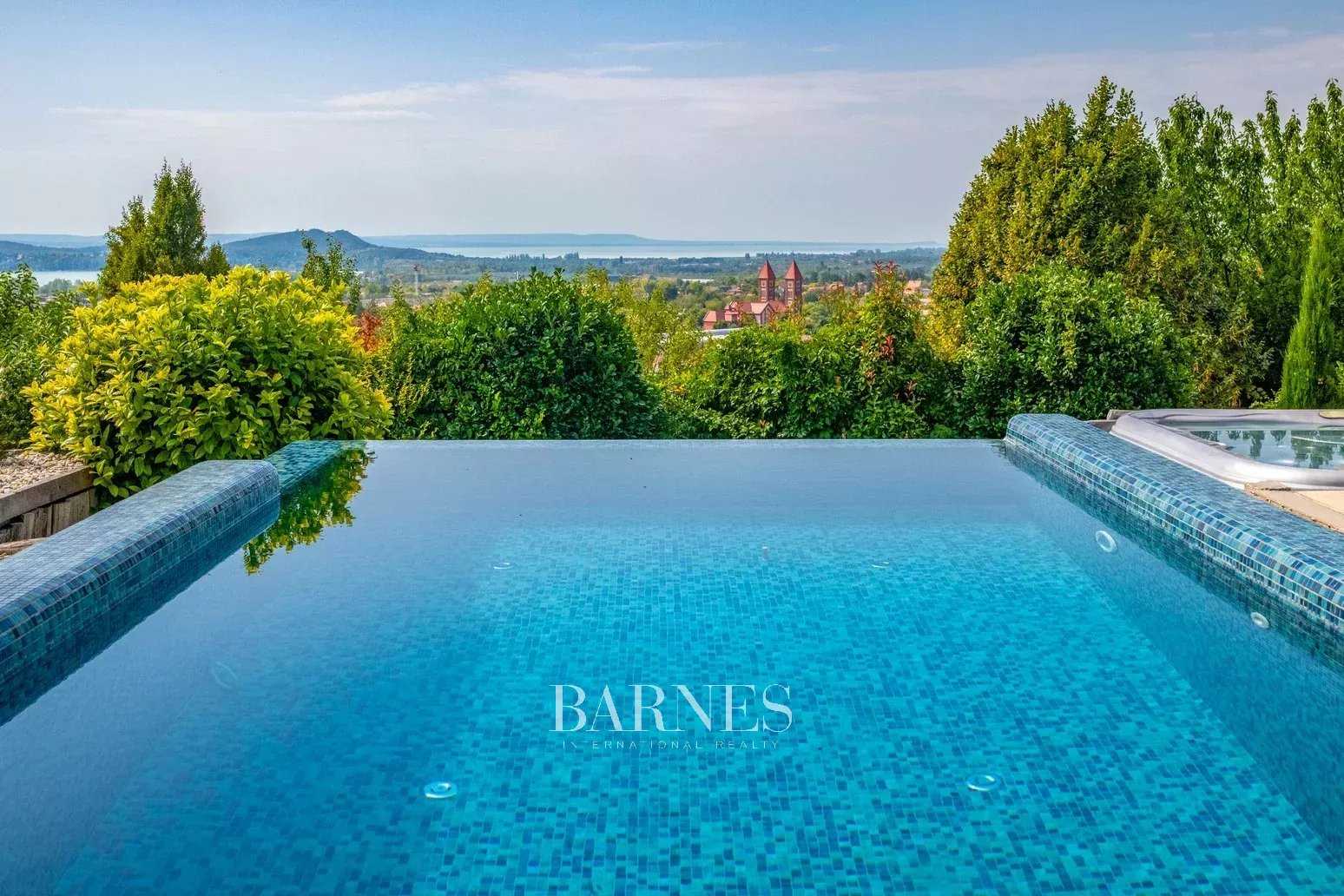 Villa Balatonfüred  -  ref 87032240 (picture 2)