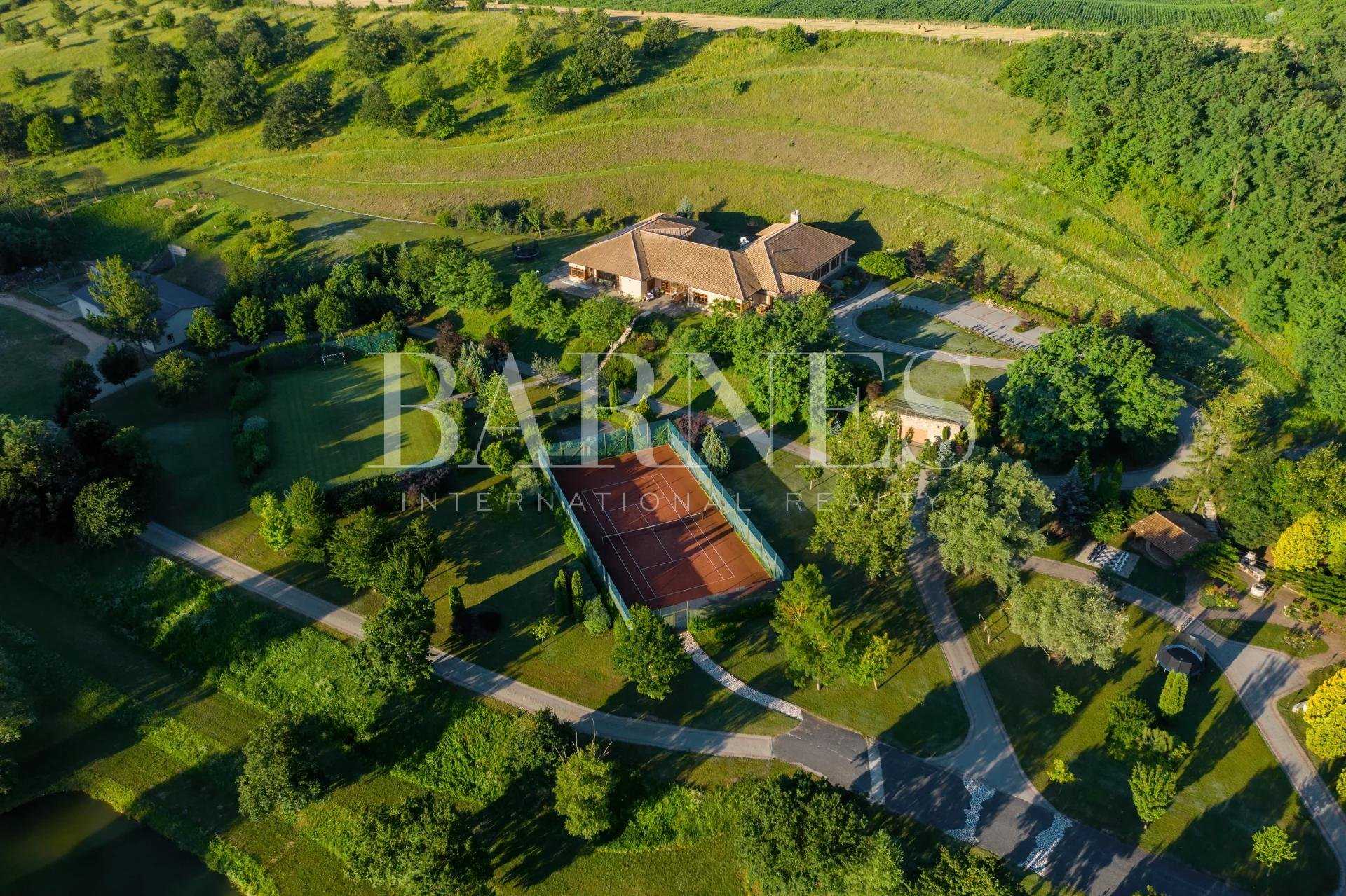 Stud farm Óbarok  -  ref 6379544 (picture 1)