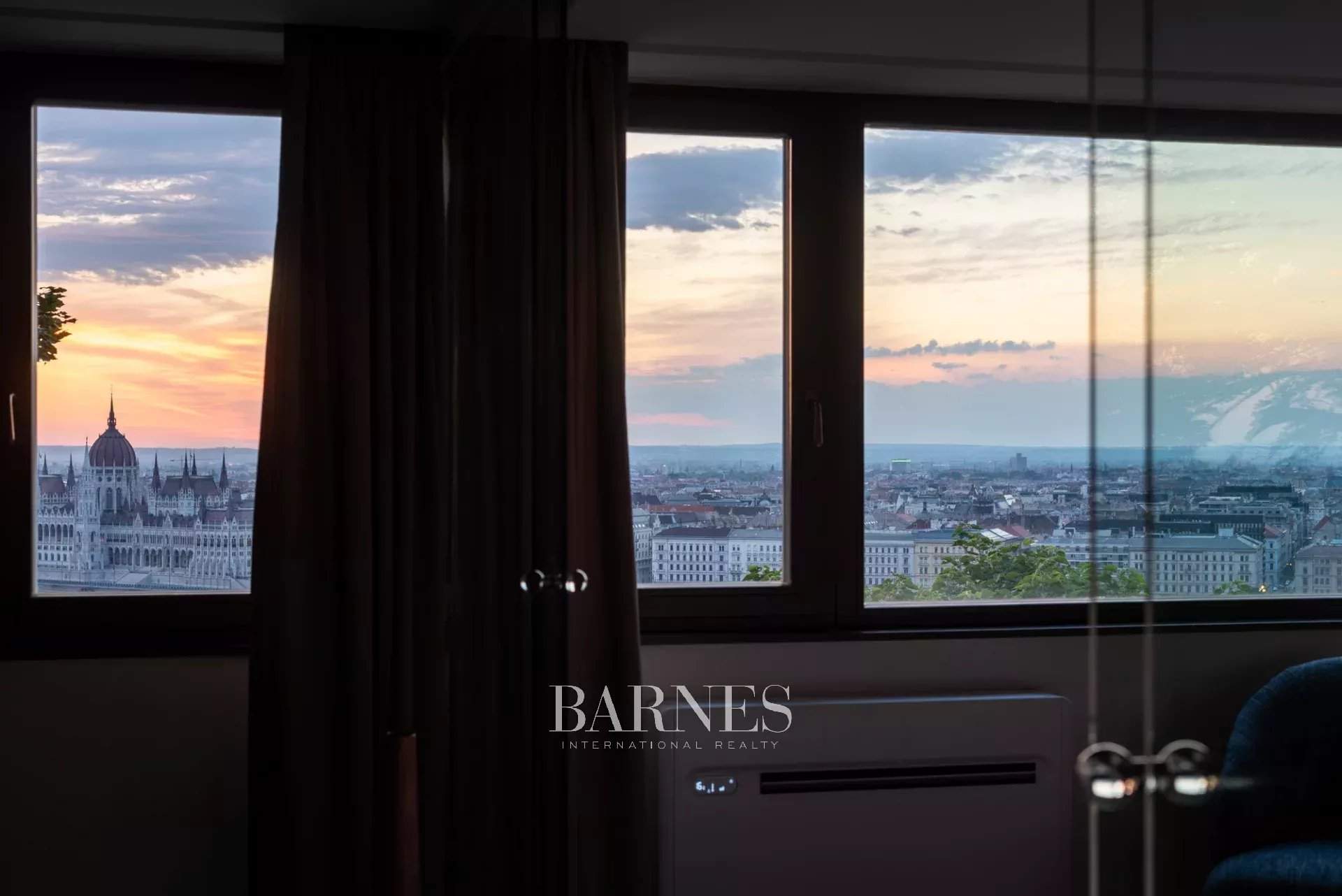 Budapest I. kerülete  - Apartment 3 Bedrooms - picture 2