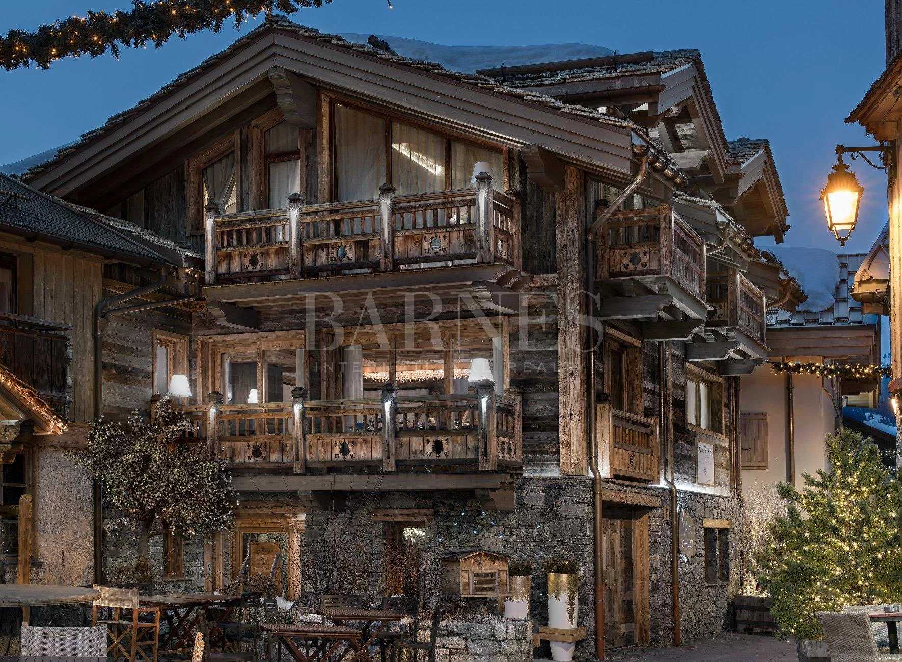 Courchevel  - Chalet 5 Bedrooms