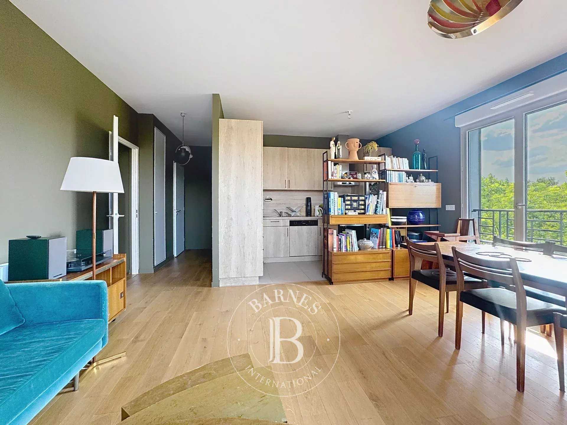 Saint-Ouen-sur-Seine  - Appartement 3 Pièces 2 Chambres