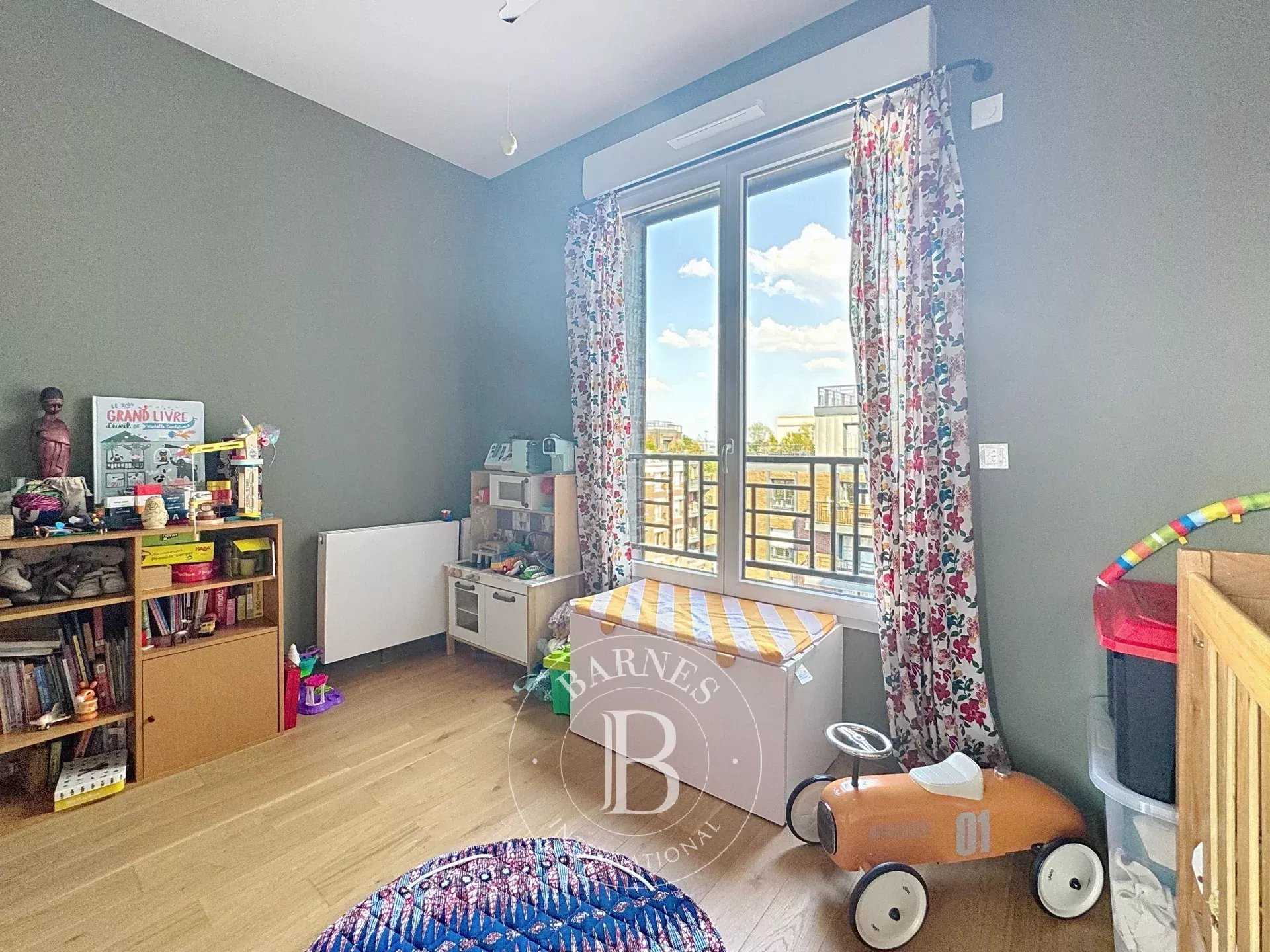 Saint-Ouen-sur-Seine  - Appartement 3 Pièces 2 Chambres
