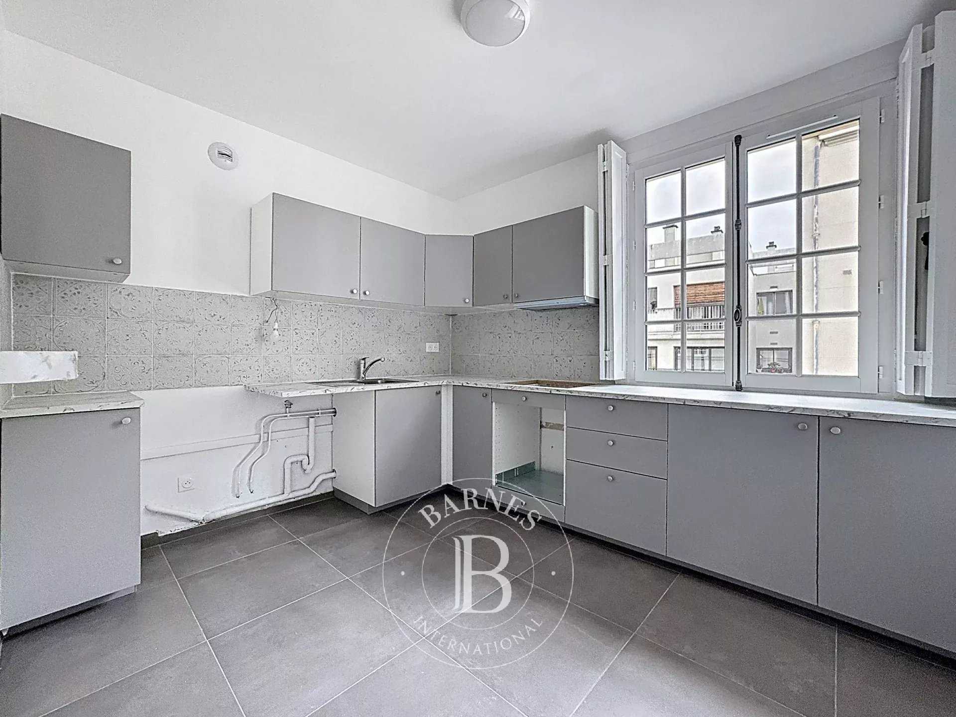 Paris  - Apartment 3 Bedrooms