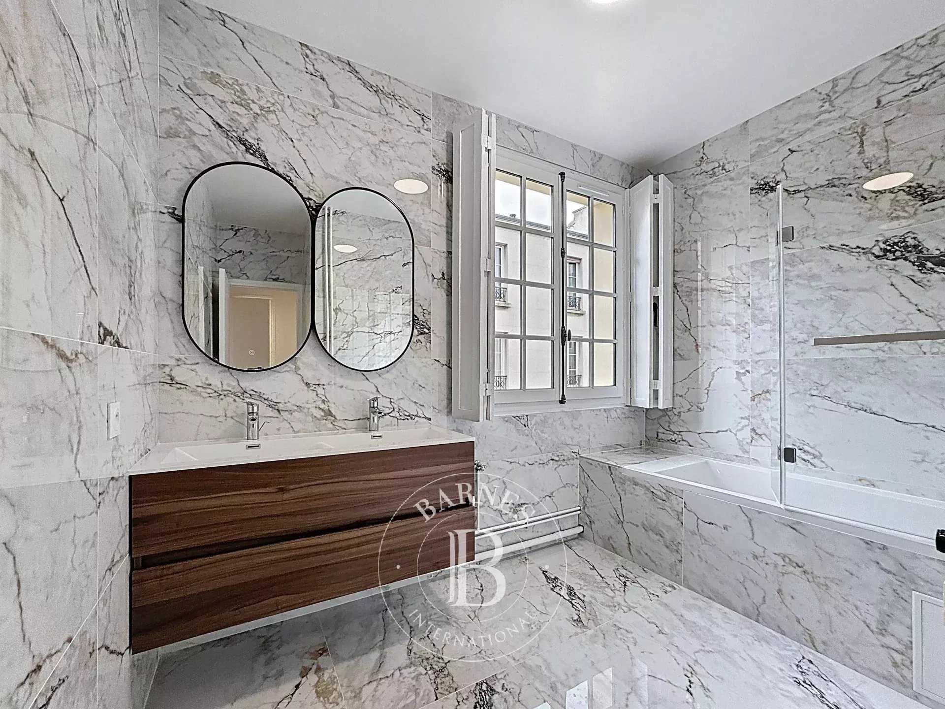 Paris  - Apartment 3 Bedrooms