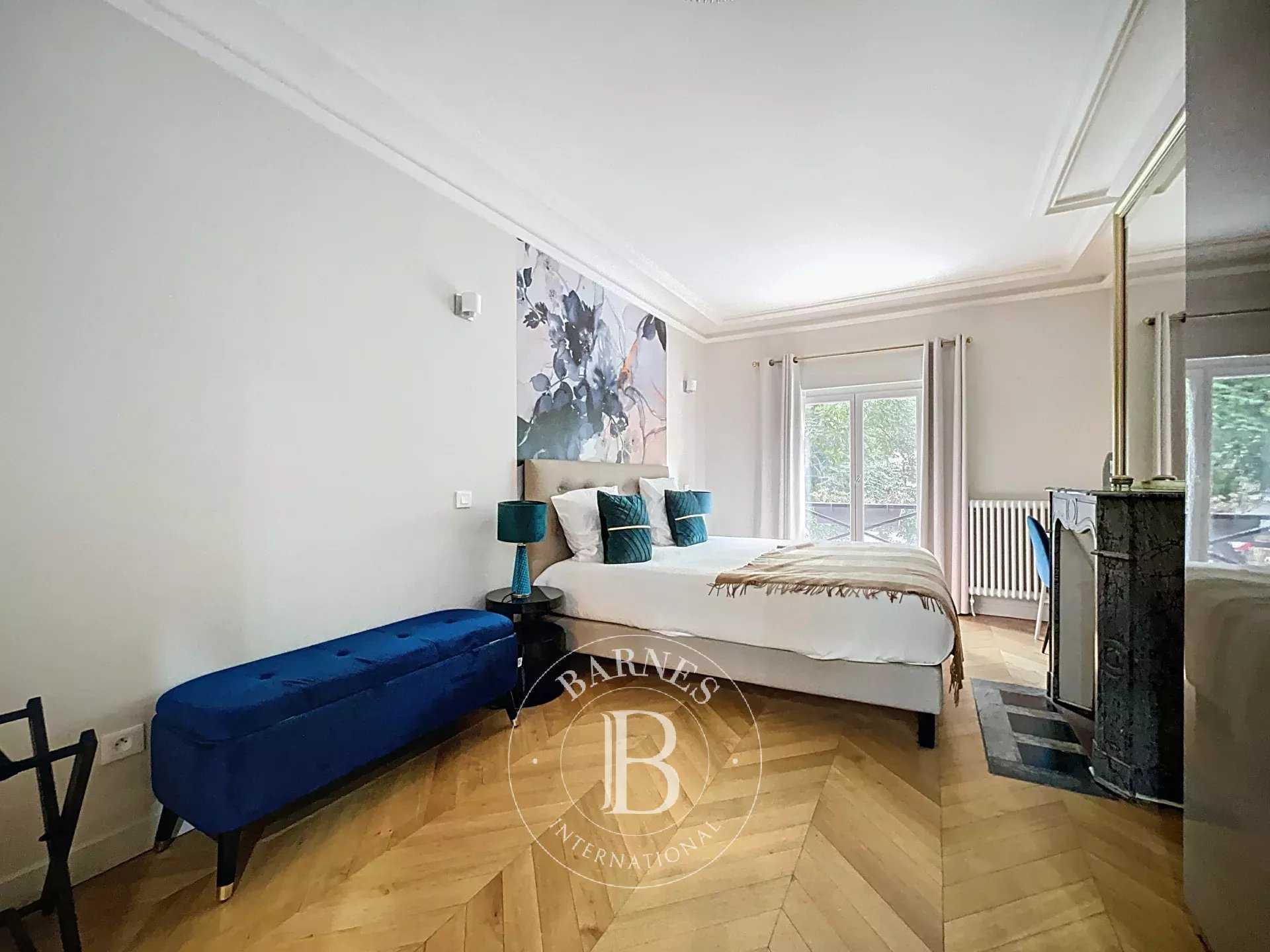 Paris  - Appartement 4 Pièces 3 Chambres