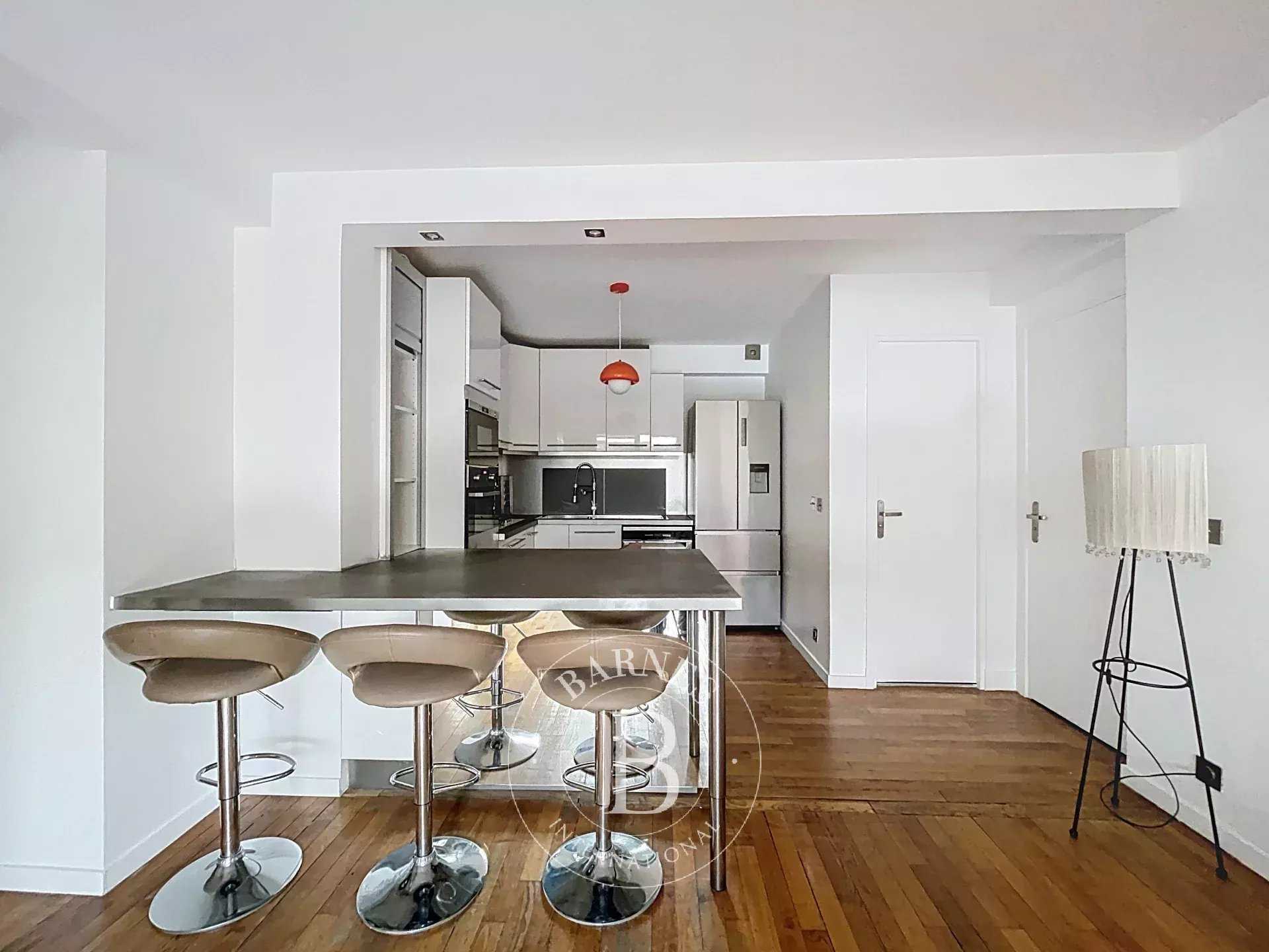 Paris  - Piso 3 Cuartos, 1 Habitacion