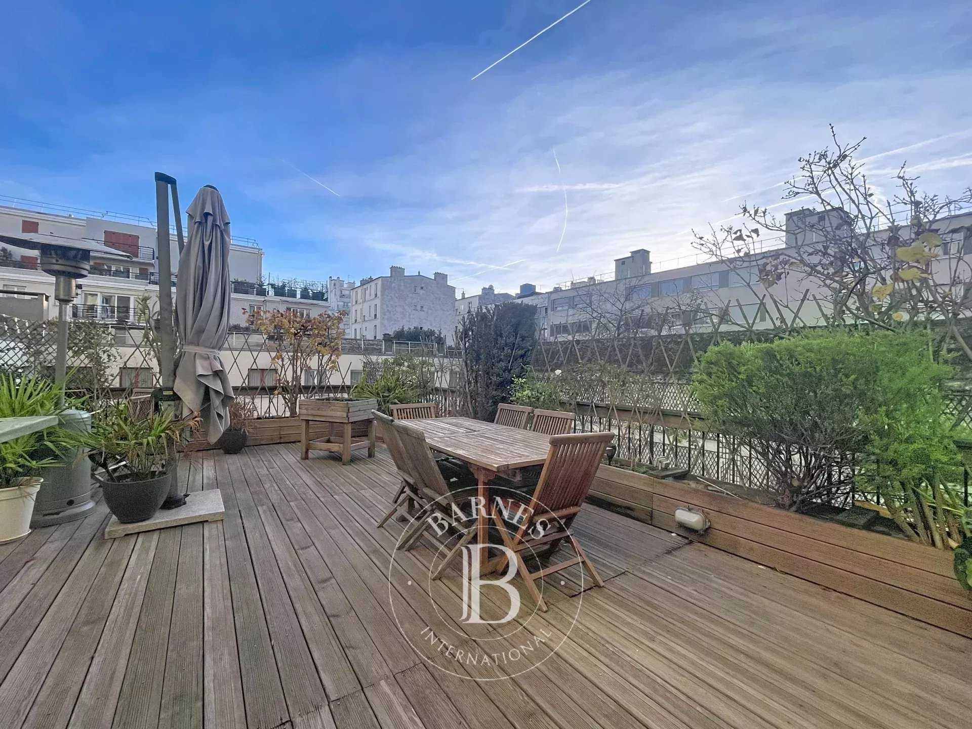 Paris  - Appartement 3 Pièces, 1 Chambre