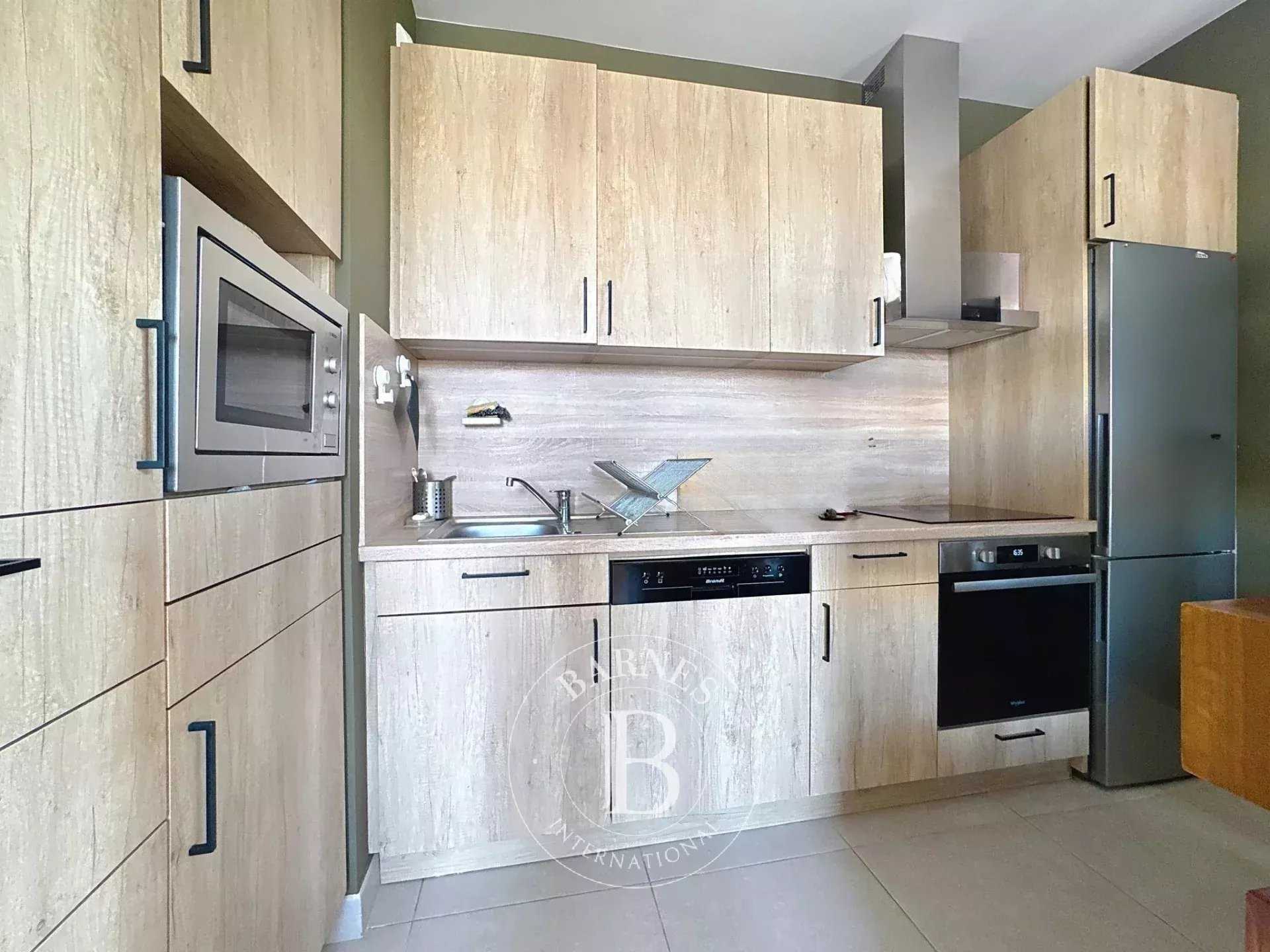 Saint-Ouen-sur-Seine  - Appartement 3 Pièces 2 Chambres