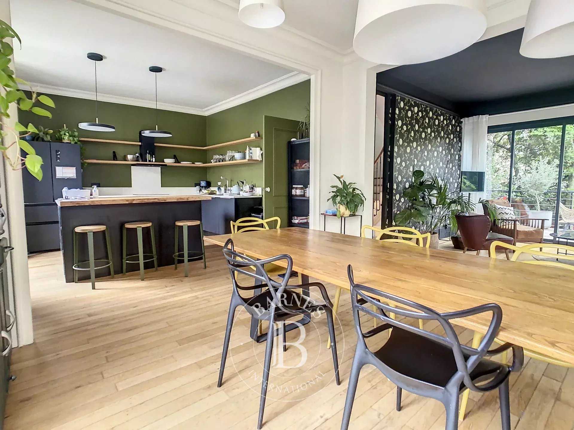Montreuil  - Maison 8 Pièces 4 Chambres