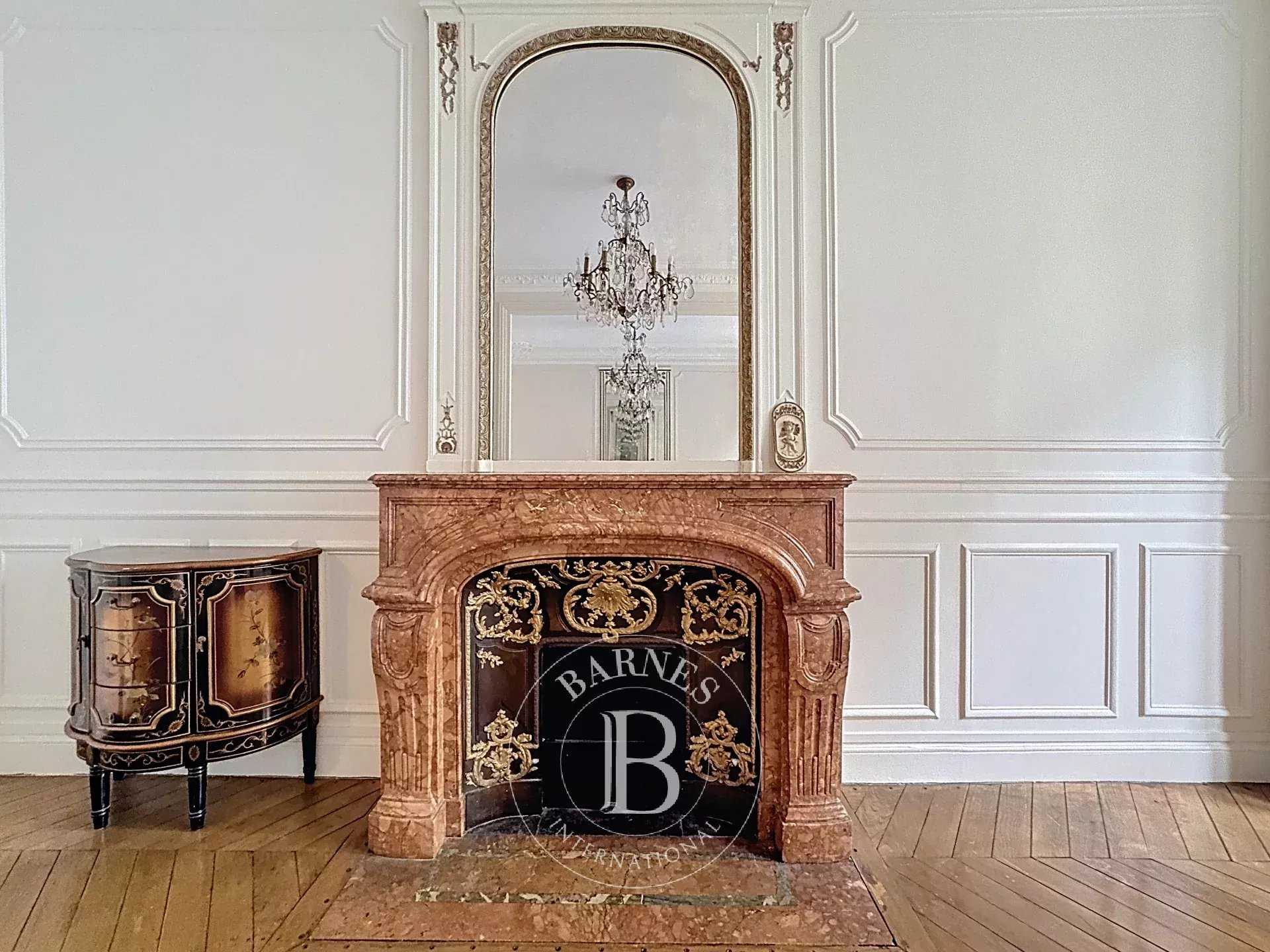 Paris  - Apartment 2 Bedrooms
