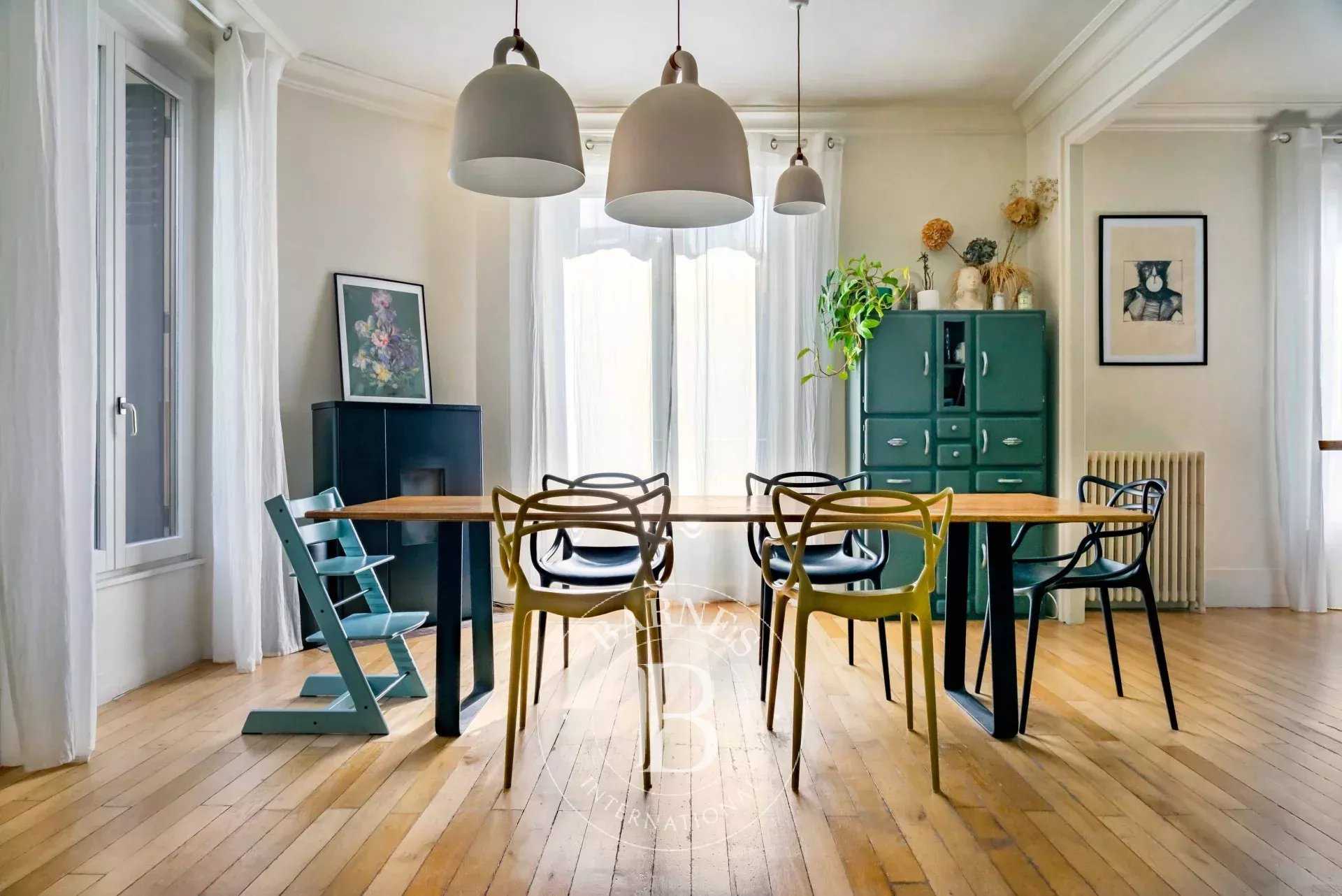 Montreuil  - Maison 8 Pièces 4 Chambres