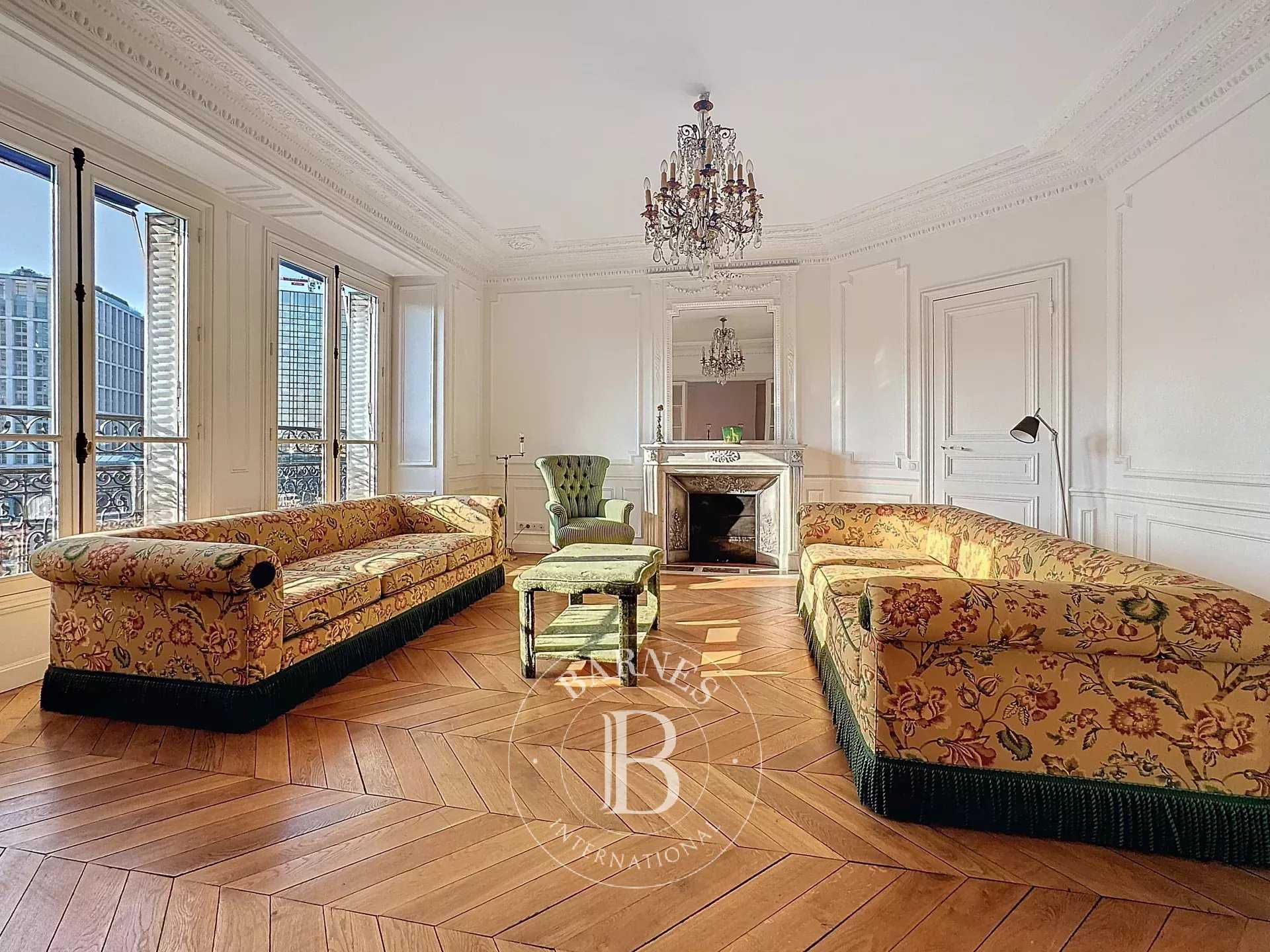 Paris  - Appartement 4 Pièces 2 Chambres