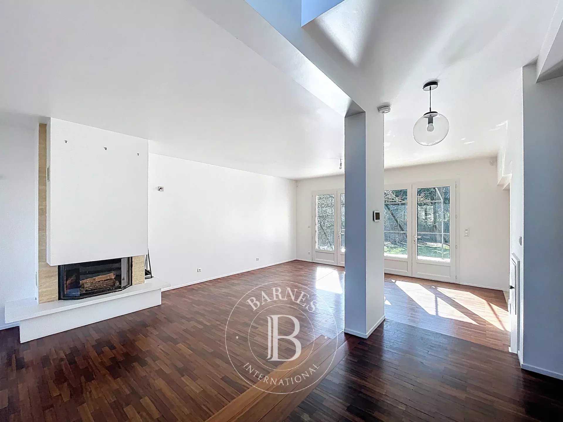 Fontenay-sous-Bois  - Maison 6 Pi&egrave;ces 5 Chambres