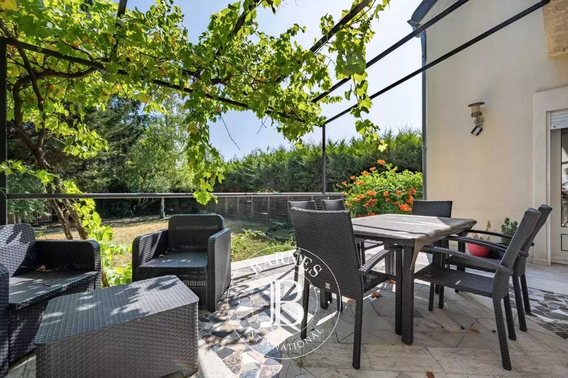 Fontenay-sous-Bois  - Maison 6 Pi&egrave;ces 5 Chambres