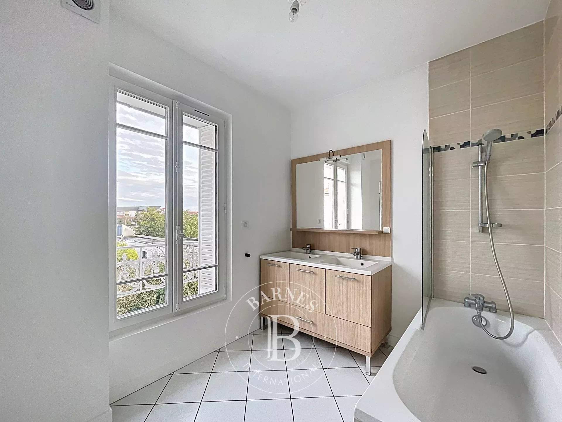 Le Perreux-sur-Marne  - House 3 Bedrooms - picture 9