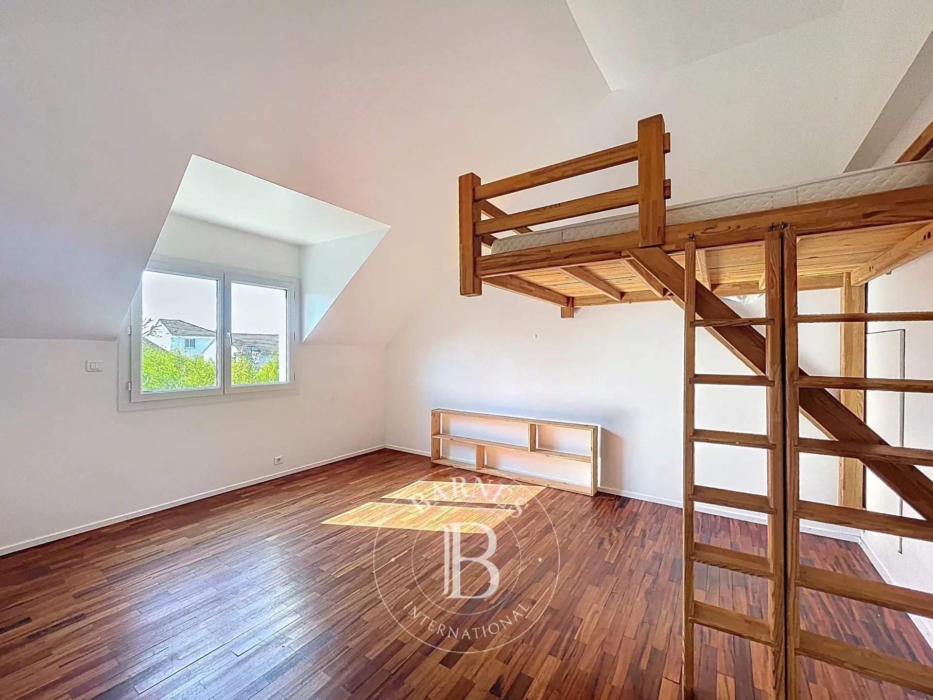 Fontenay-sous-Bois  - Maison 6 Pi&egrave;ces 5 Chambres - picture 10