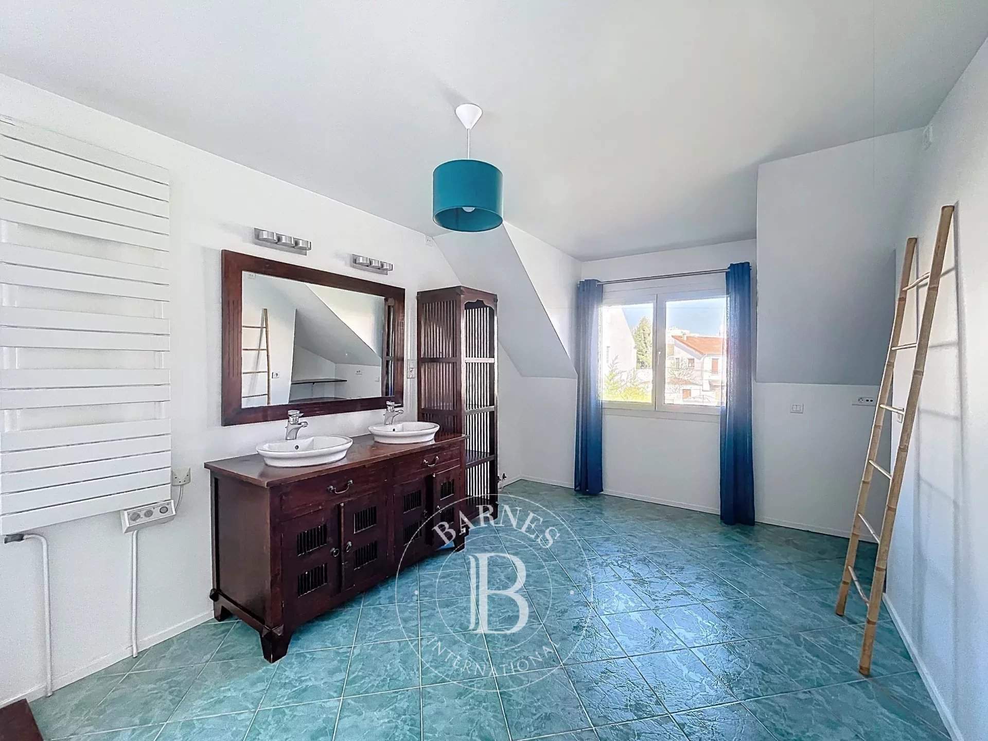 Fontenay-sous-Bois  - Maison 6 Pi&egrave;ces 5 Chambres - picture 11