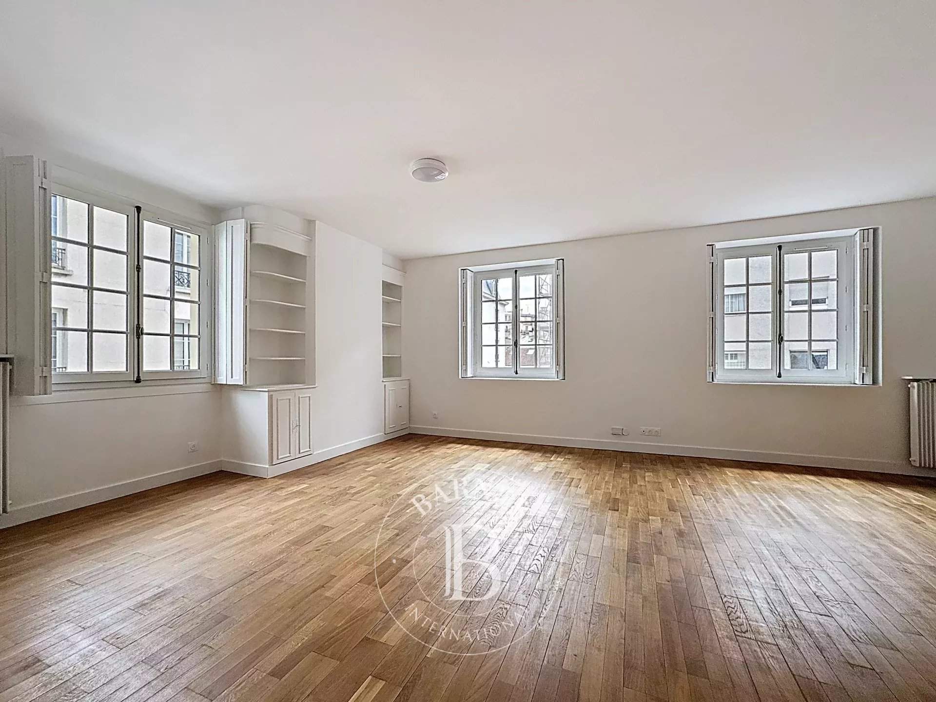 Paris  - Apartment 3 Bedrooms - picture 1