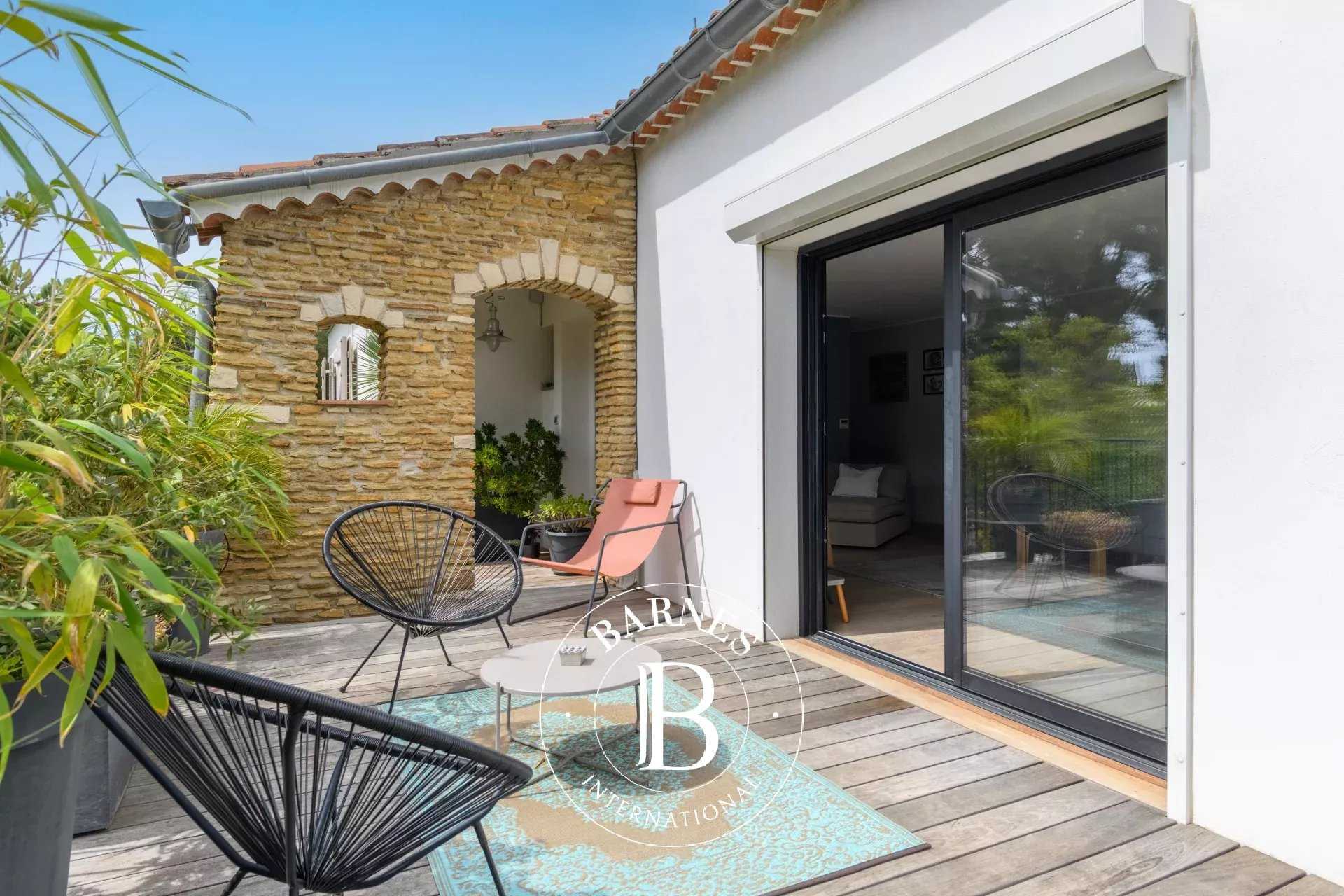 Sanary-sur-Mer  - House 5 Bedrooms