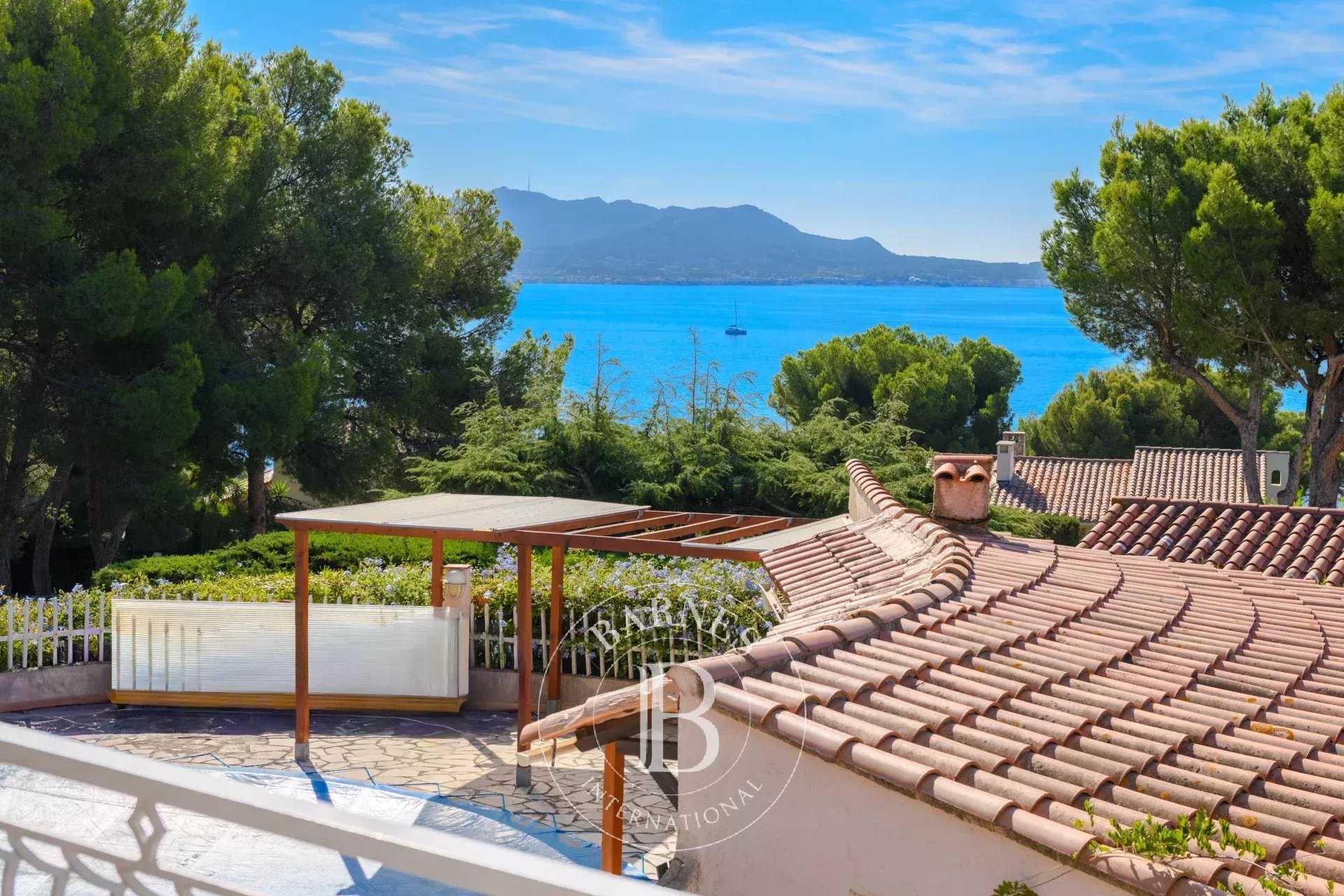 Sanary-sur-Mer  - Villa 12 Pièces 11 Chambres