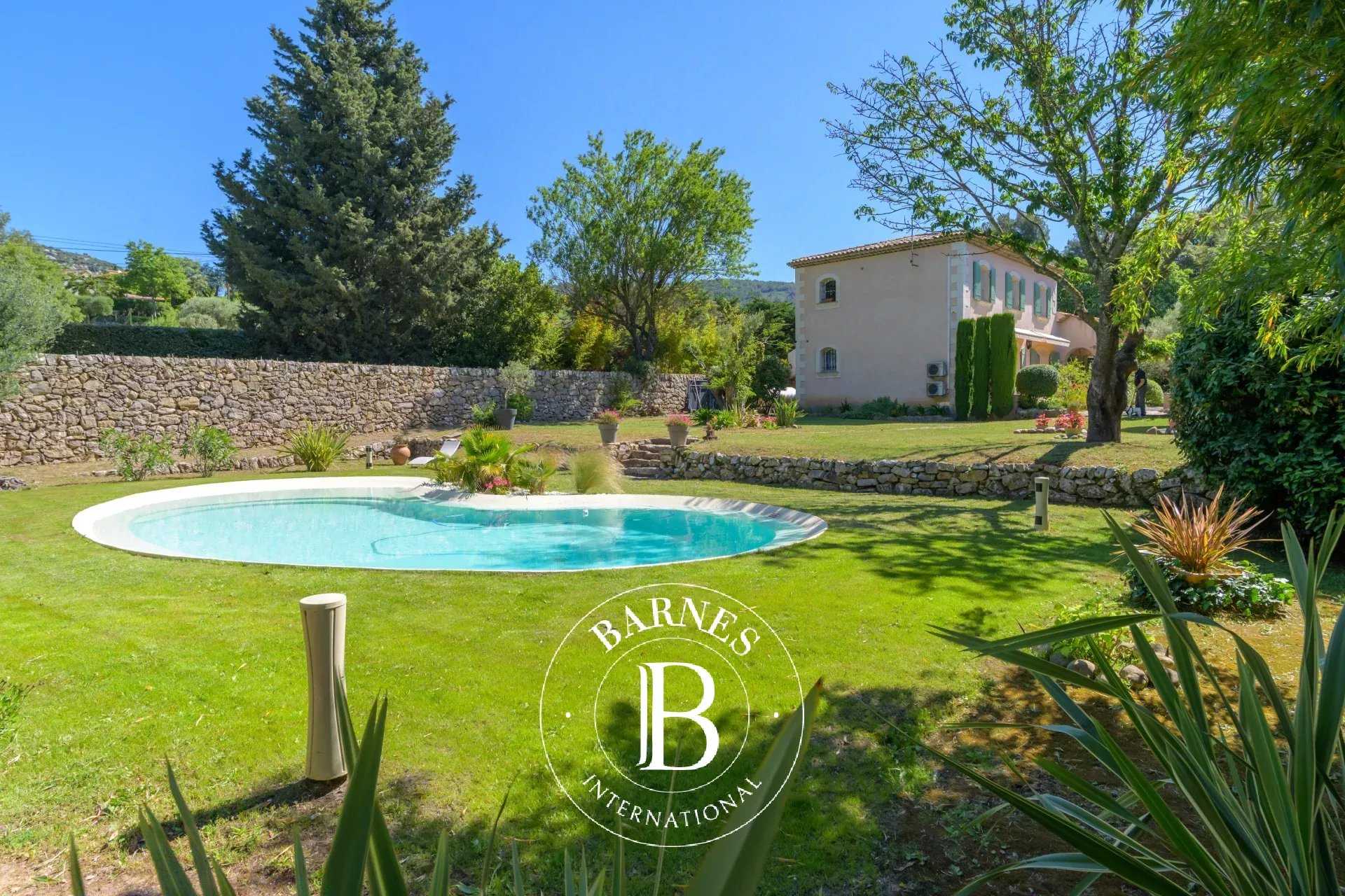 Sanary-sur-Mer  - Villa 5 Pi&egrave;ces 4 Chambres