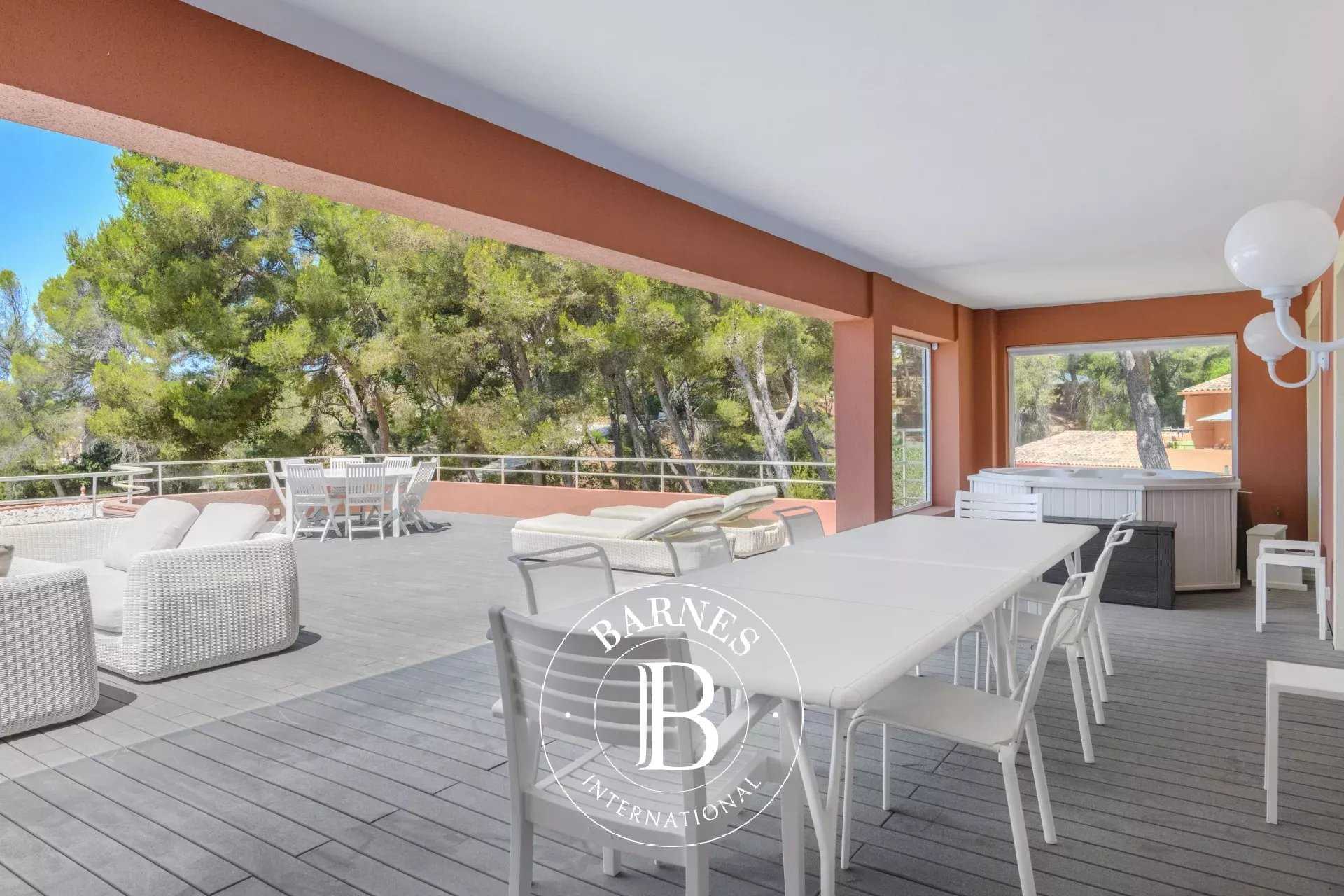 Sanary-sur-Mer  - Appartement 4 Pi&egrave;ces 3 Chambres