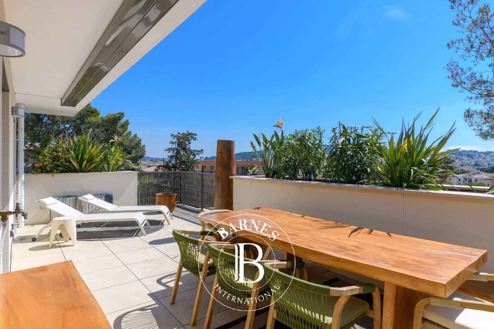 Sanary-sur-Mer  - Appartement 4 Pi&egrave;ces 3 Chambres