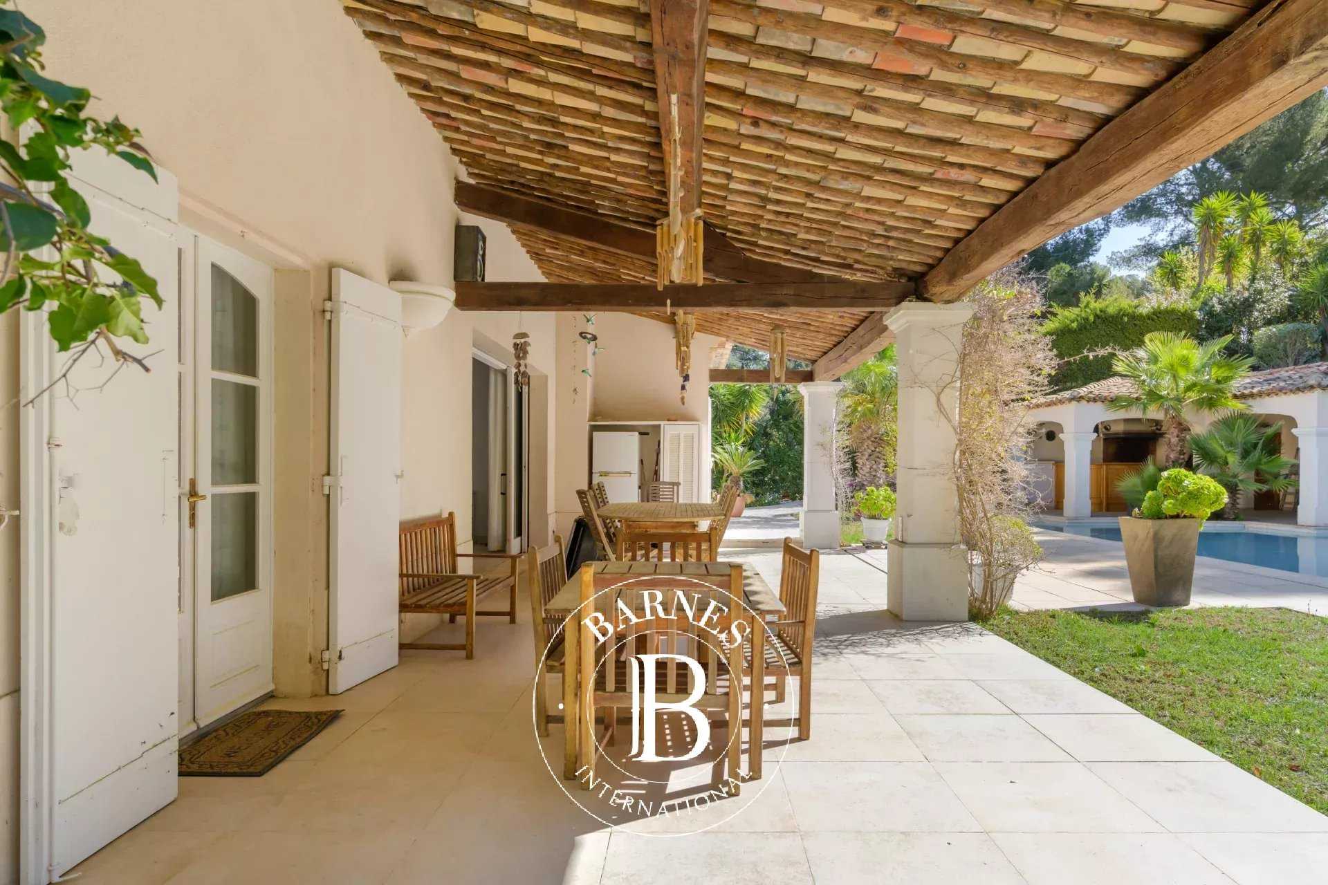 Sanary-sur-Mer  - Maison 5 Pi&egrave;ces 4 Chambres