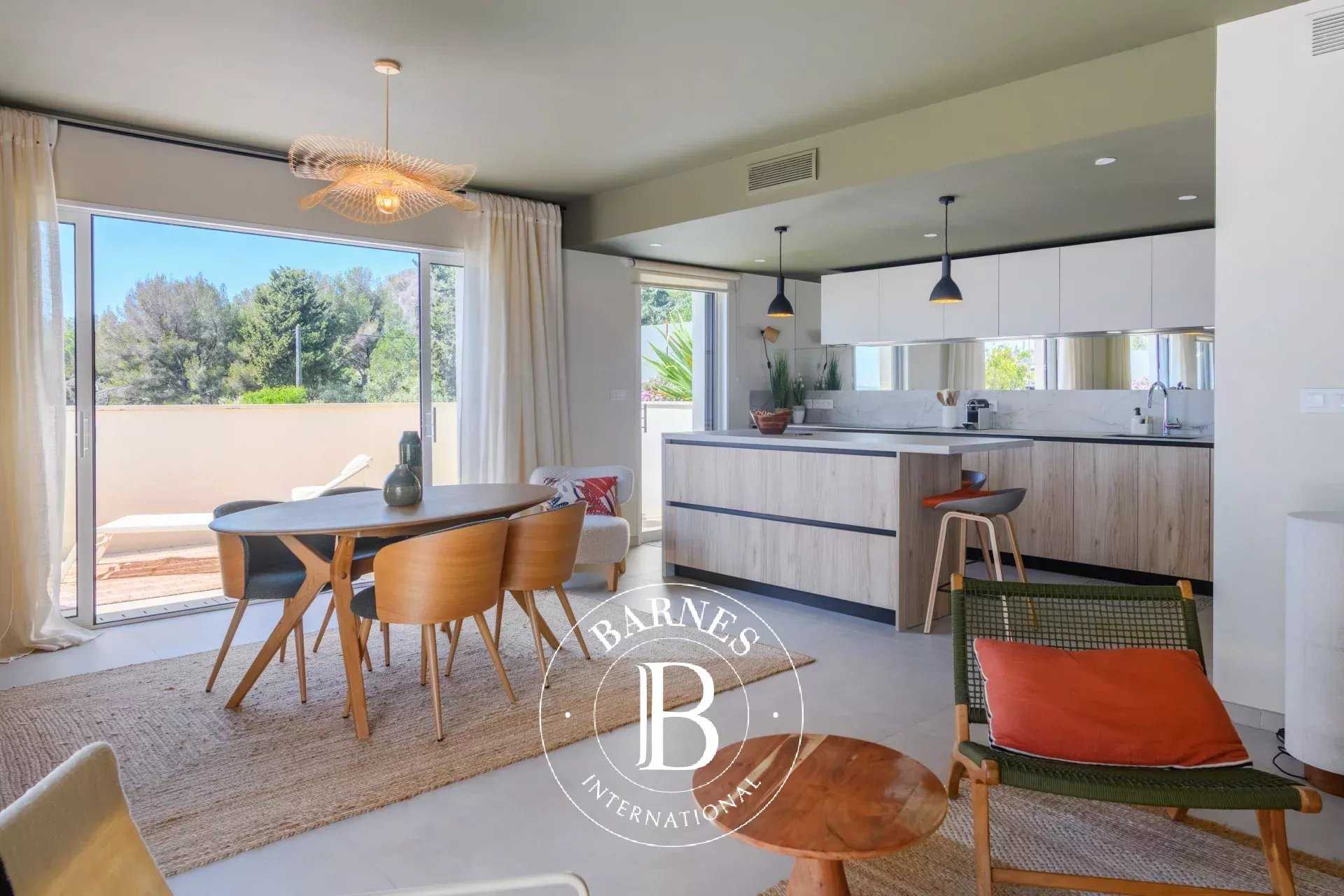 Sanary-sur-Mer  - Appartement 4 Pi&egrave;ces 3 Chambres